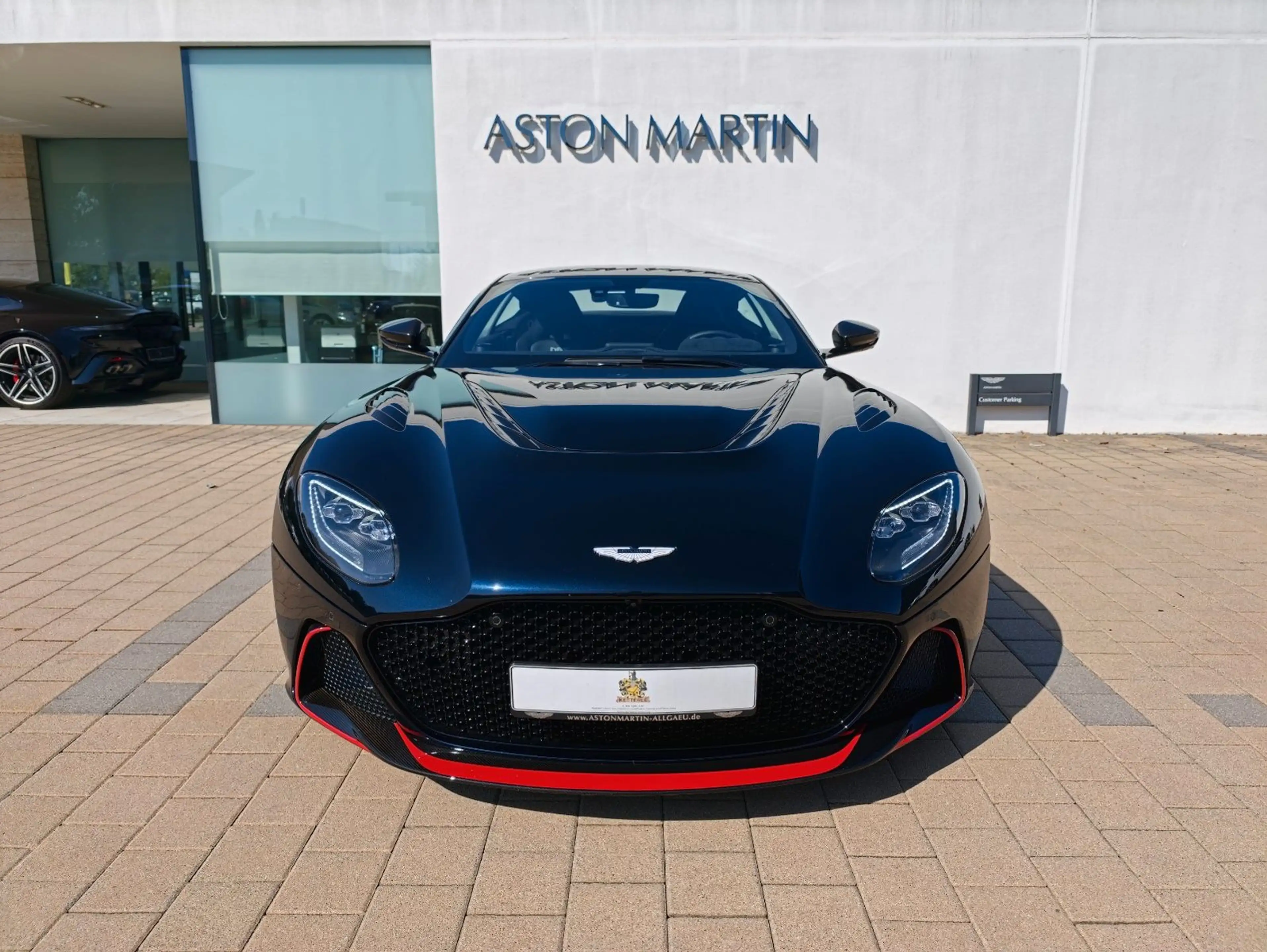 Aston Martin DBS 5.2 V12 770 Ultimate — photo 2