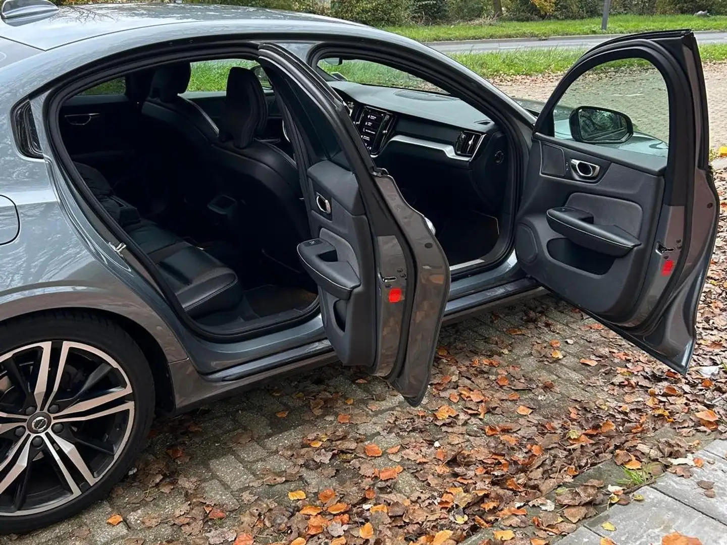 Volvo S60 2.0 B4 Inscription Szary - 2