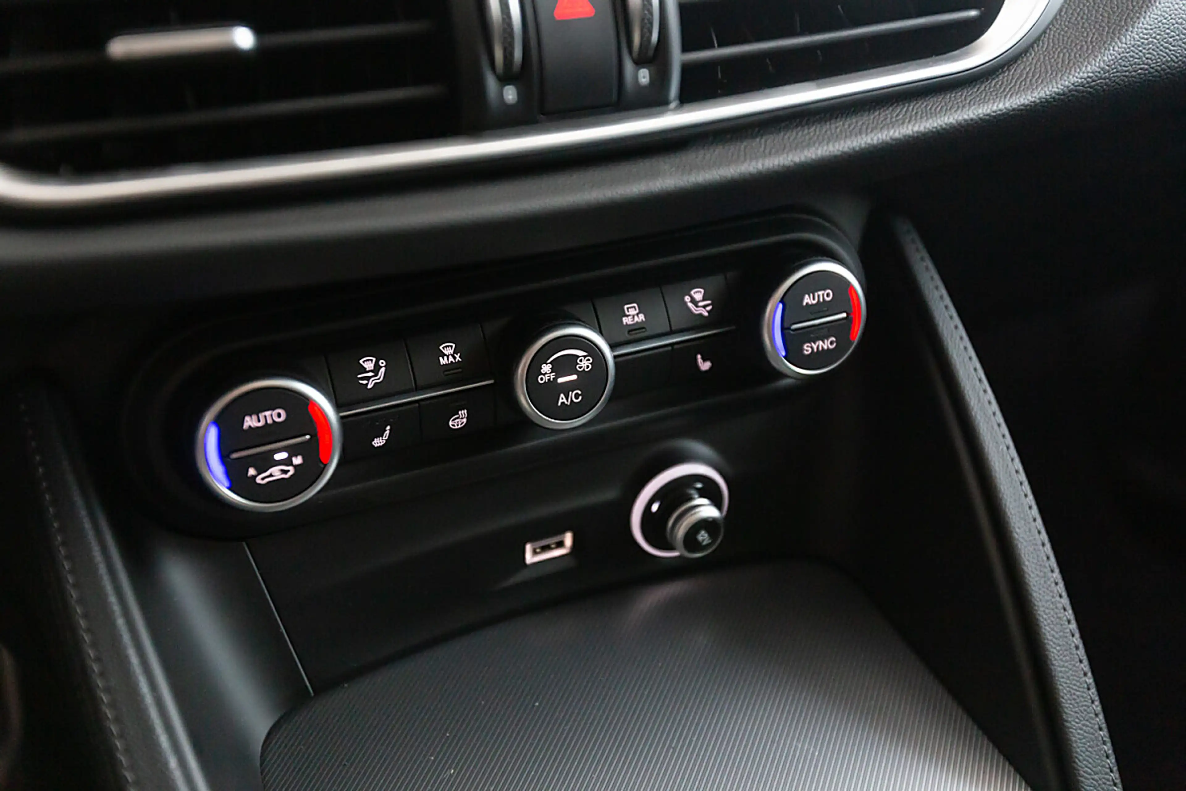 Alfa Romeo Stelvio Veloce 2,2 16V 210 AT8 Q4 — photo 9