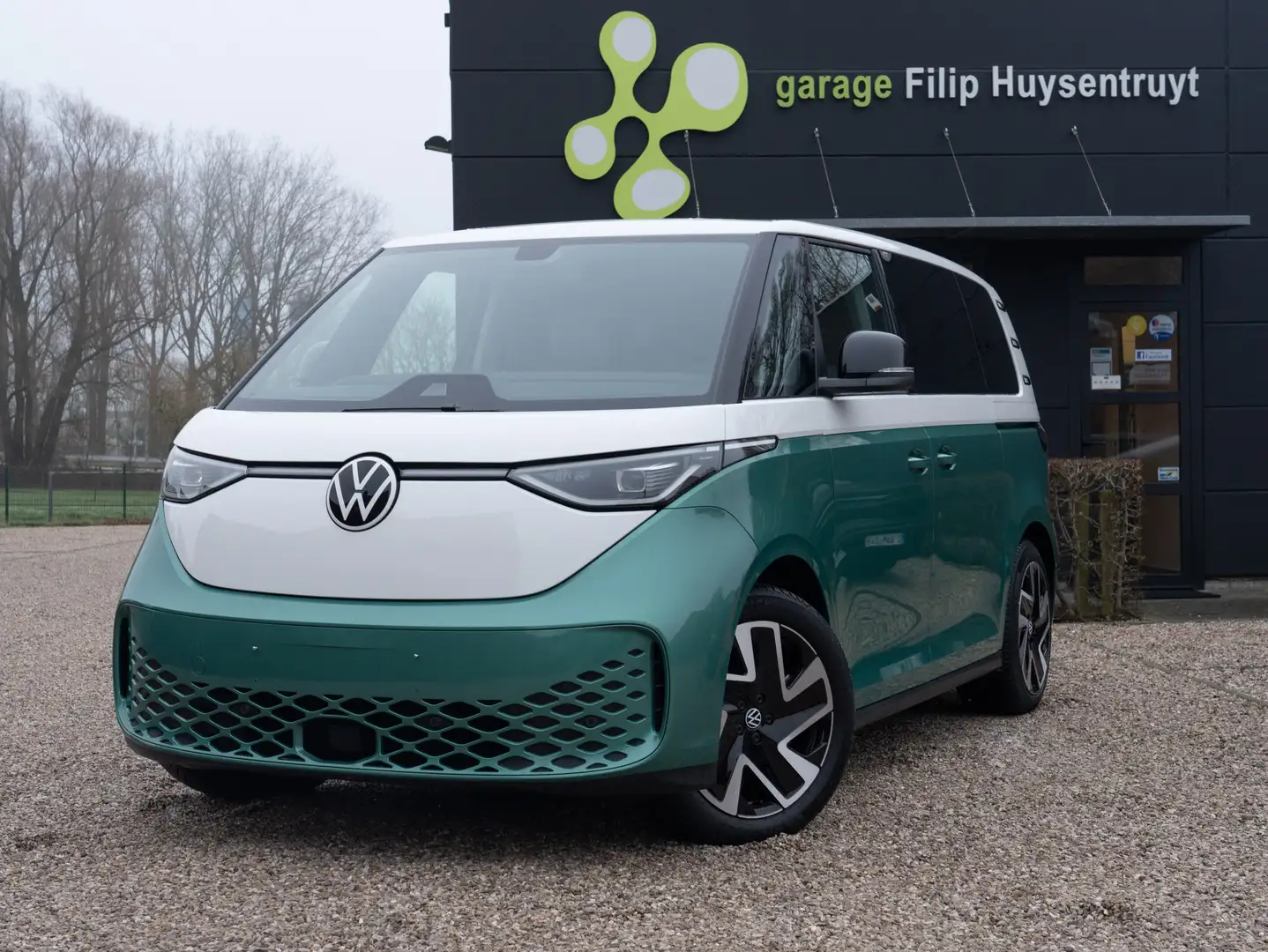 Volkswagen ID. Buzz 77 kWh Pro + Full Led - Navi - App - Elek. Doors Bílá - 1