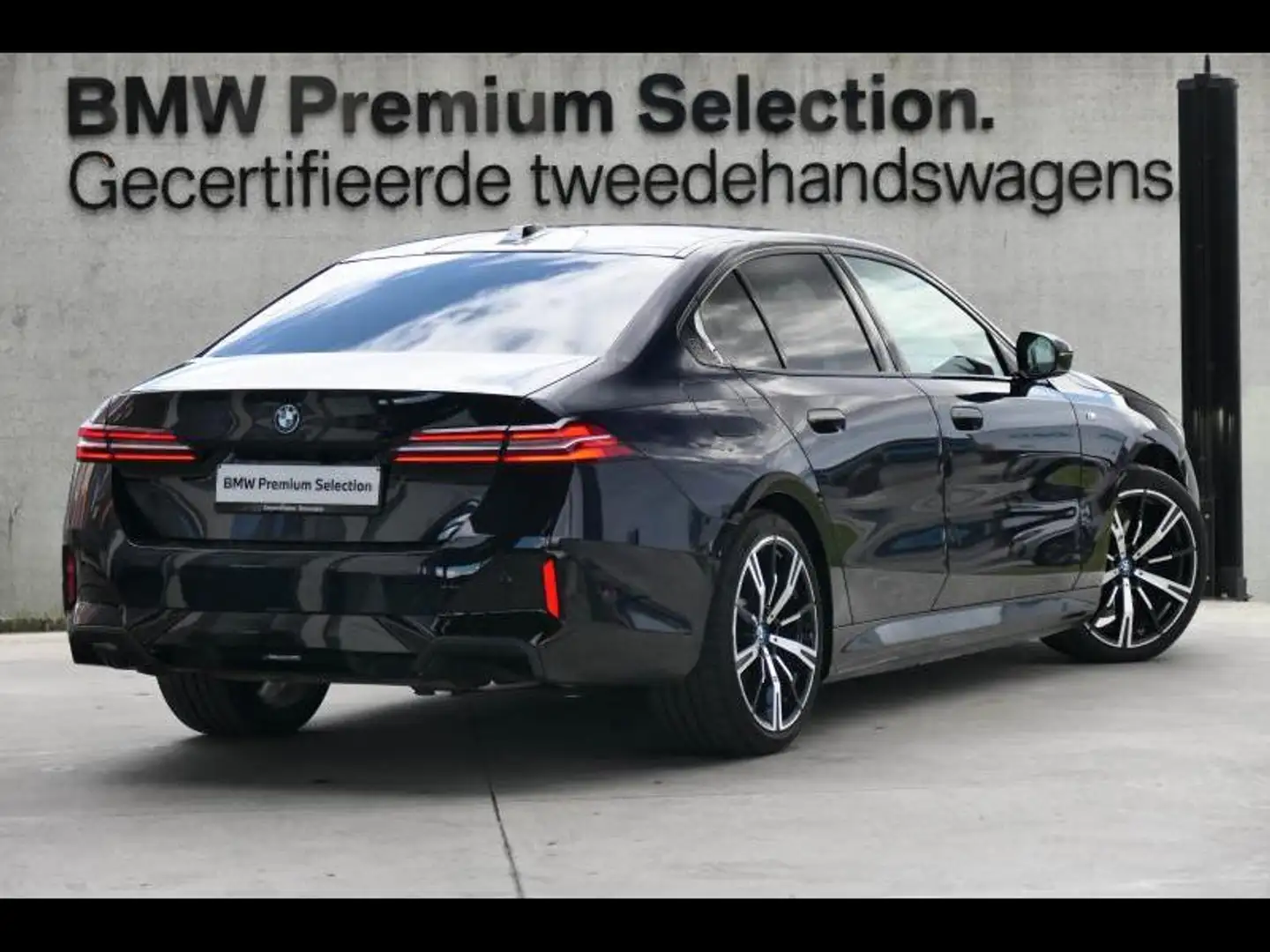 BMW 530 530e Berline M Sport Noir - 2