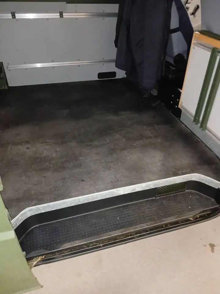 Volkswagen T4 VW T4 2.4 D Bundeswehr | Rostfrei | Wertgutachten | TÜV 2028 | 50.500 km, foto 5