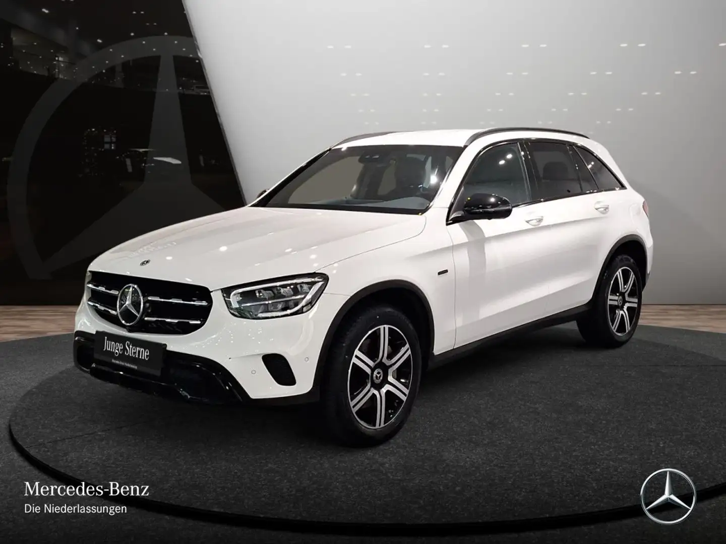 Mercedes-Benz GLC 300 e 4M NIGHT+360+LED+SPUR+TOTW+KEYLESS+9G Weiß - 2