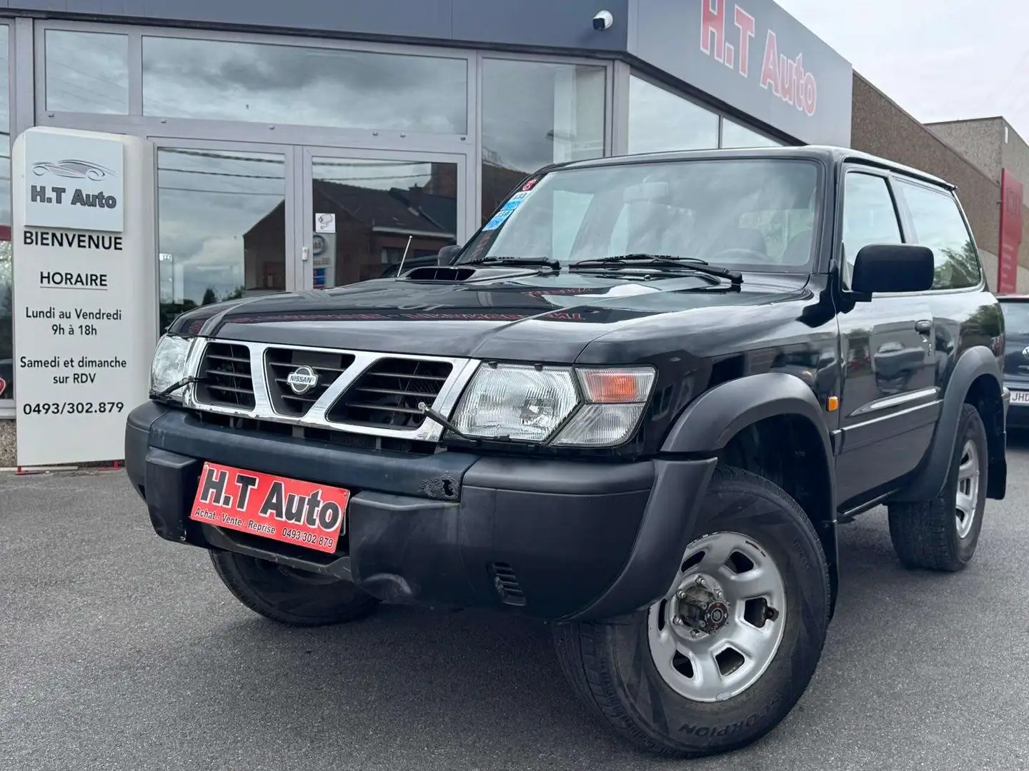 Nissan Patrol 3.0 DDTi/ Etat neuf/Airco/100.000Kilometres Negru - 1