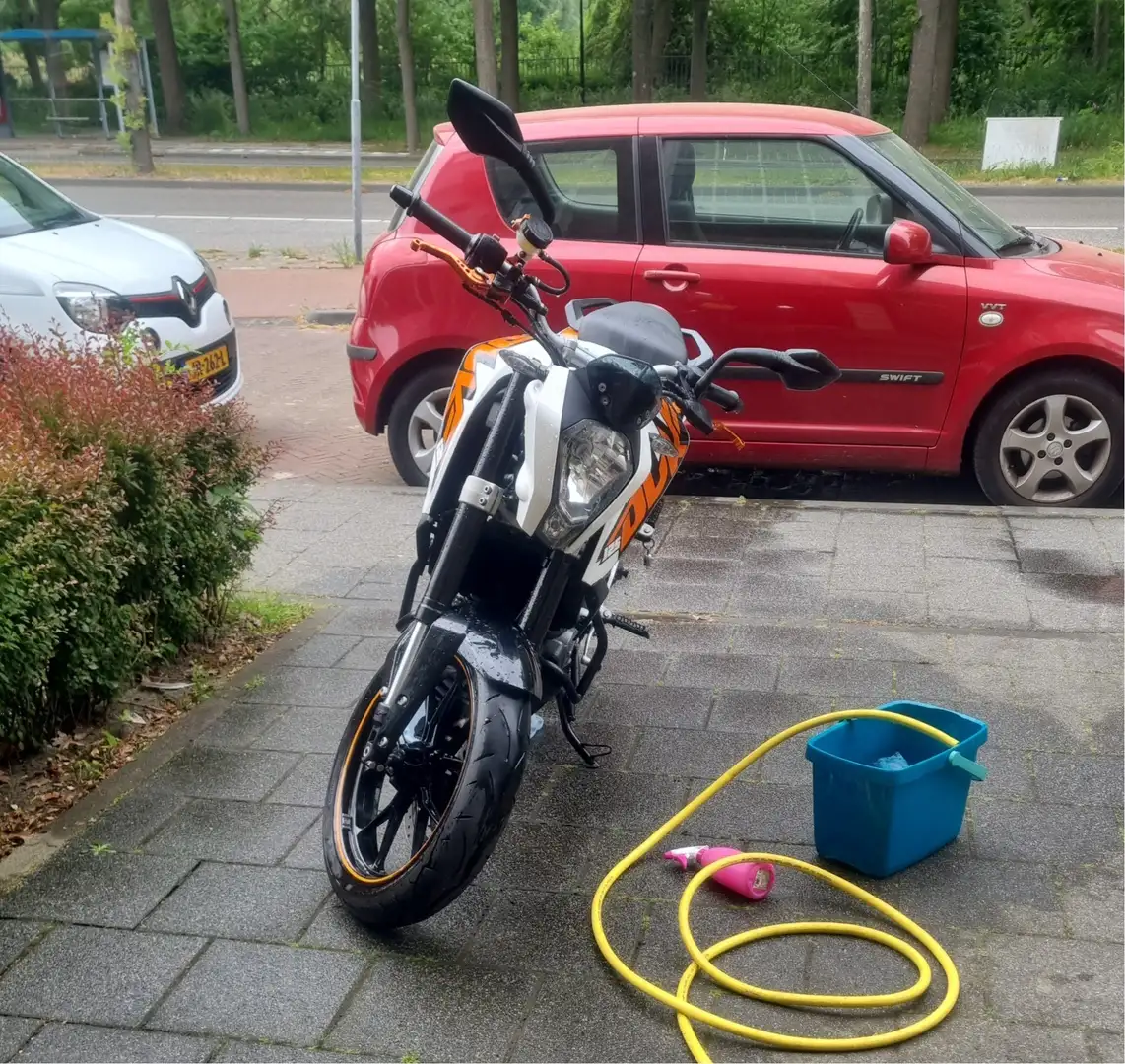 KTM 125 Duke 2015 ABS Wit - 2
