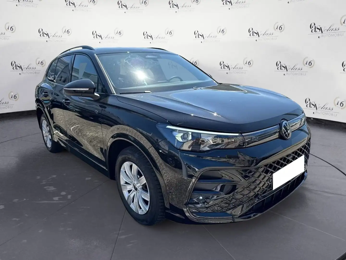 Volkswagen Tiguan Tiguan 1.5 eTSI 150 CV ACT DSG R-Line Camera 360° Noir - 1