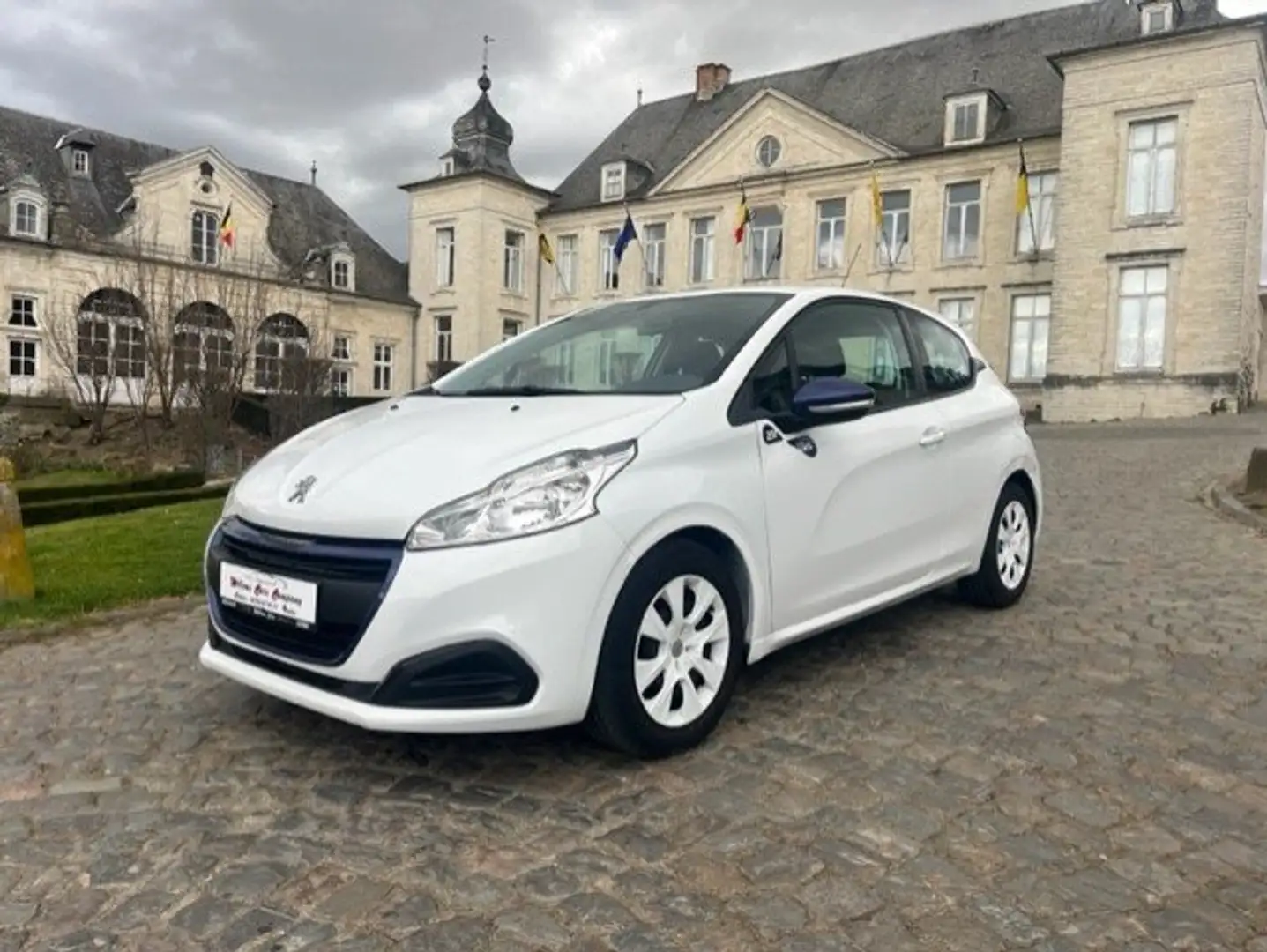 Peugeot 208 1.0i PureTech Like Blanc - 1