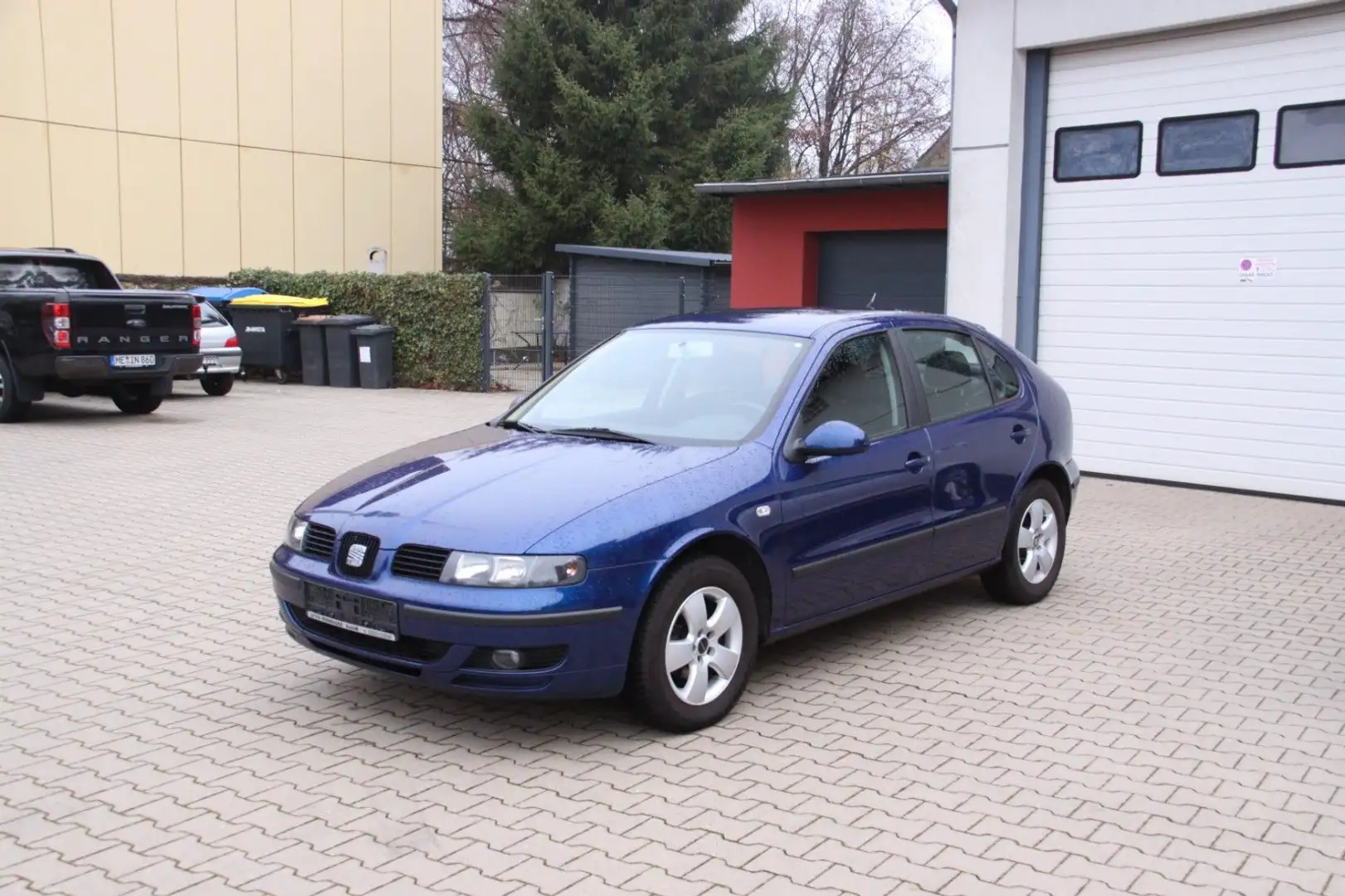 SEAT Leon 1,6 16V Stella Klimaautomatik Blu/Azzurro - 1