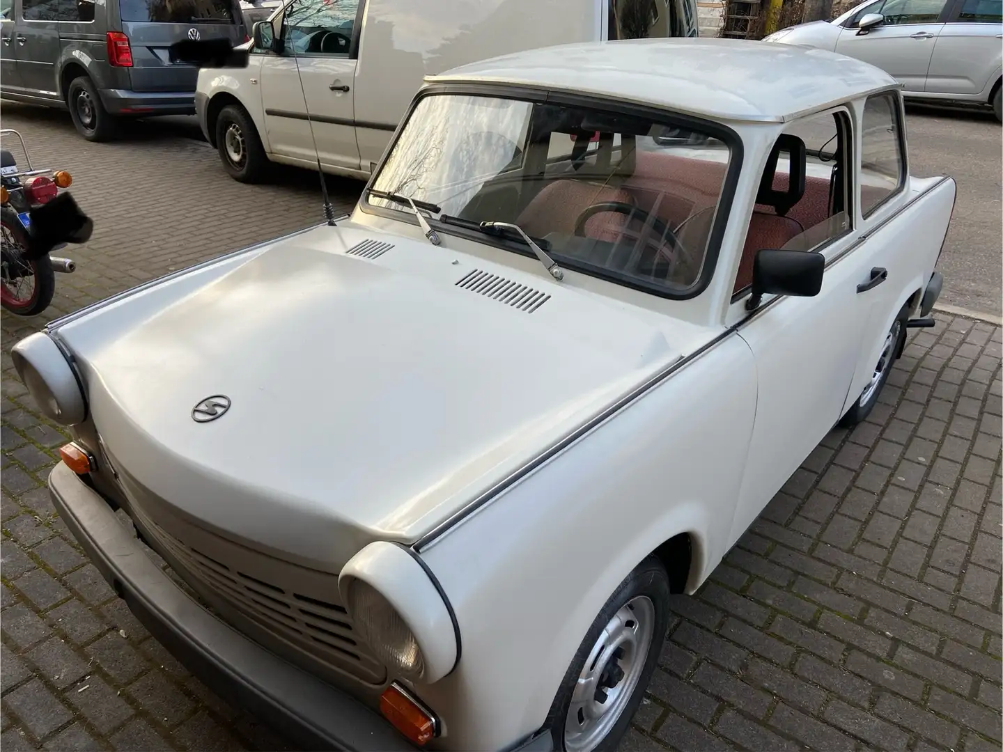 Trabant 1.1 Білий - 1