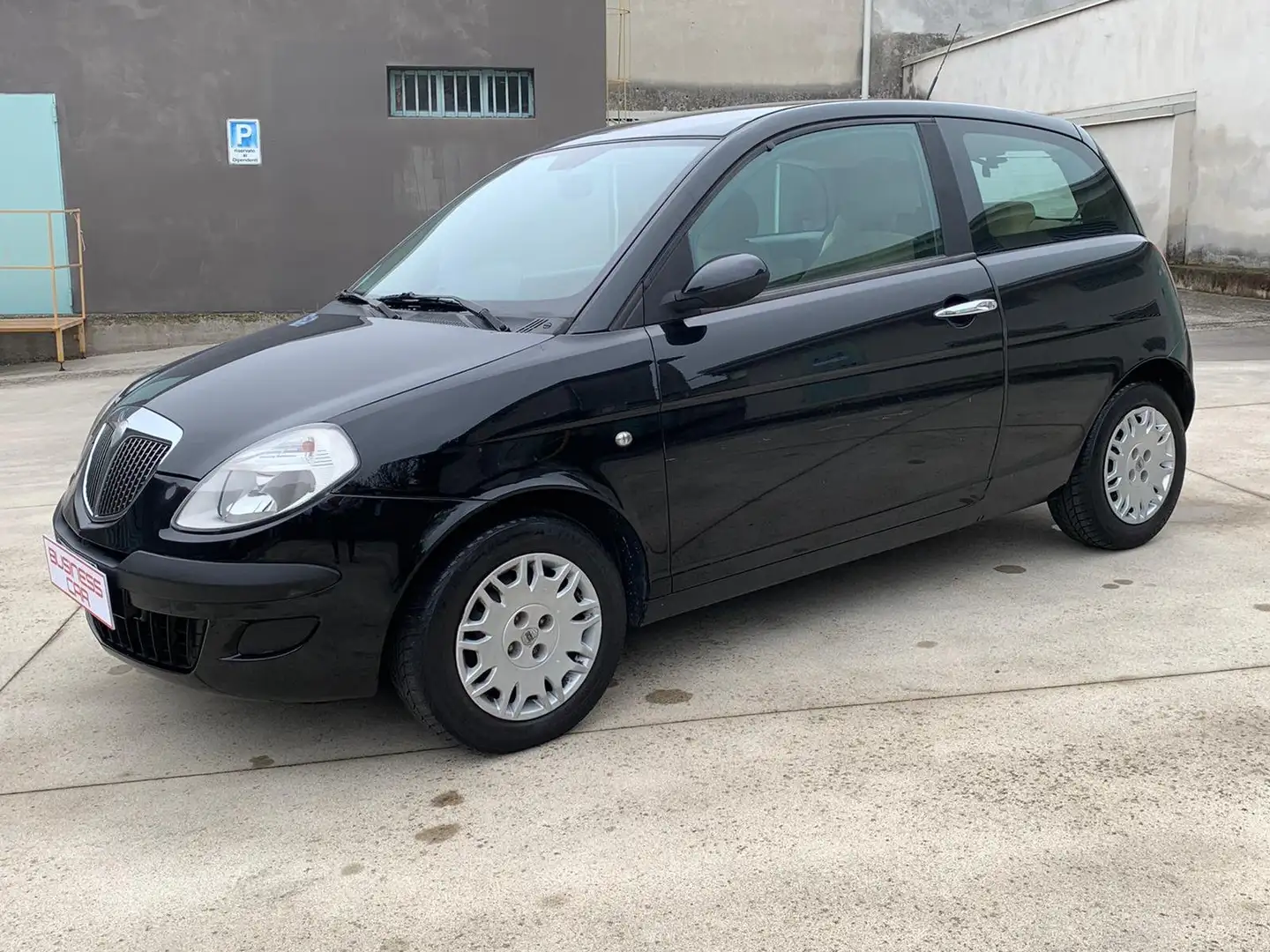 Lancia Ypsilon 1.2 BENZINA Nero - 1