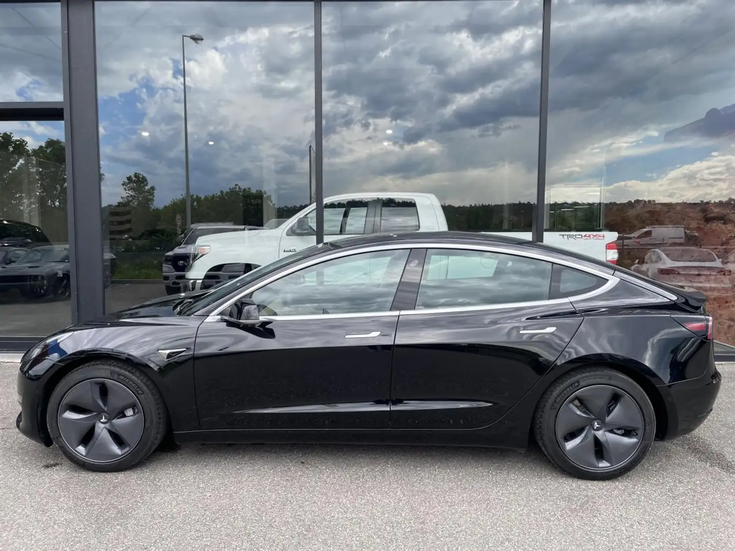 Tesla Model 3 Long Range Dual Motor AWD Schwarz - 2