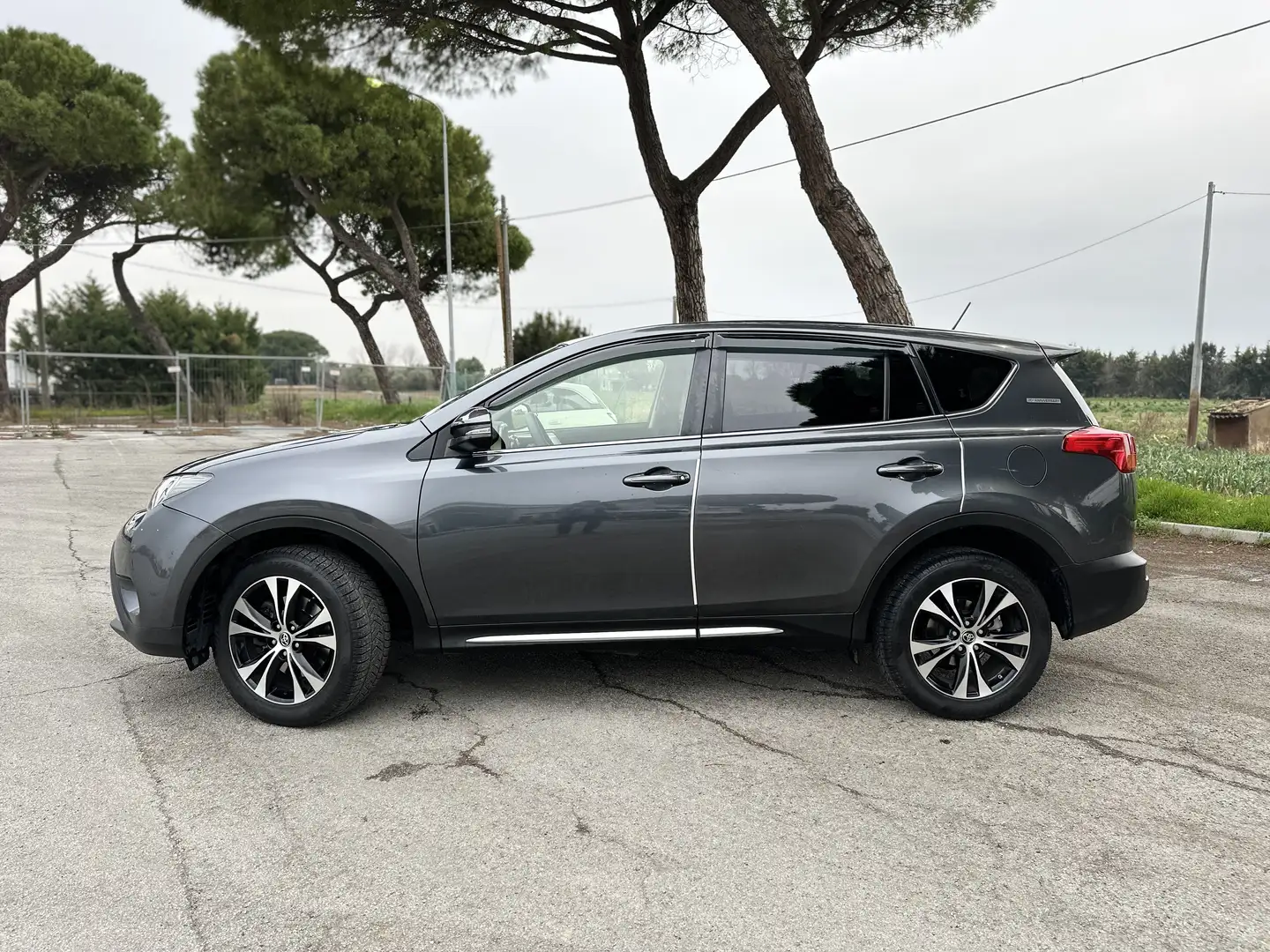 Toyota RAV 4 Rav4 2.0 d-4d Active 2wd 124cv mt - 2