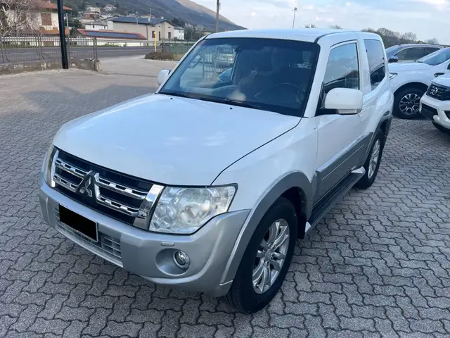 Mitsubishi Pajero 3.2 DI-D 16V aut. 3p. Instyle DPF