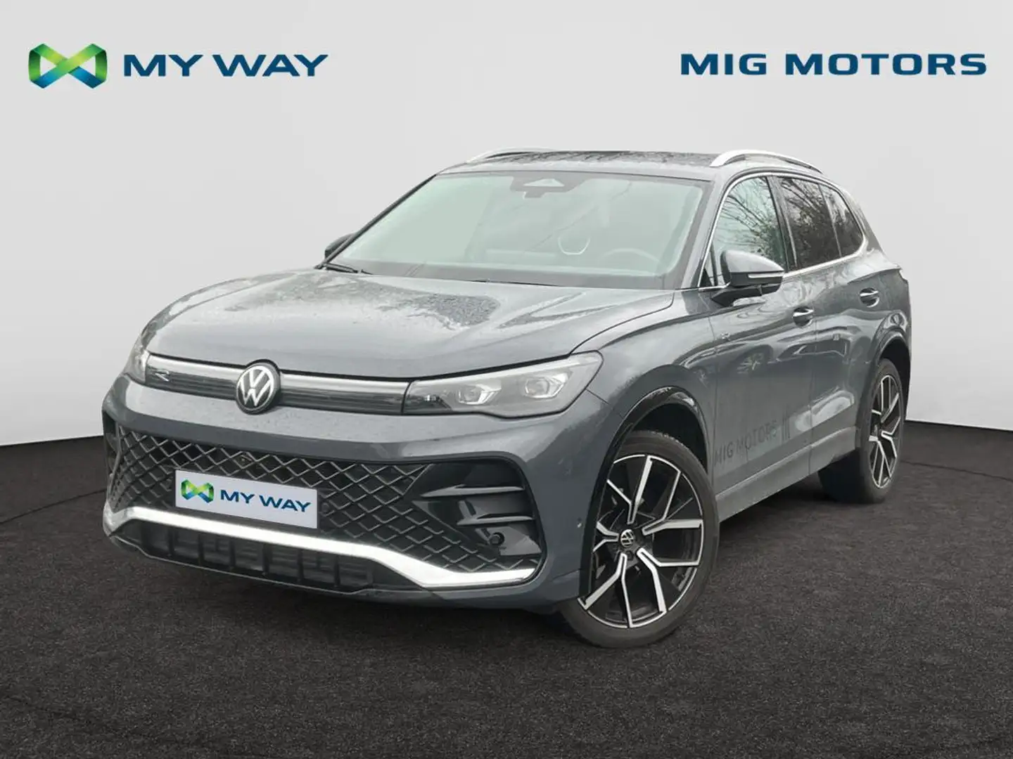 Volkswagen Tiguan Full R-Line 1.5 TSI (150 pk) AUTOMAAT /// inklapbare Trekhaak /// 360° Camera /// Elektrische Kofferklep /// Massagezetel Gris - 1