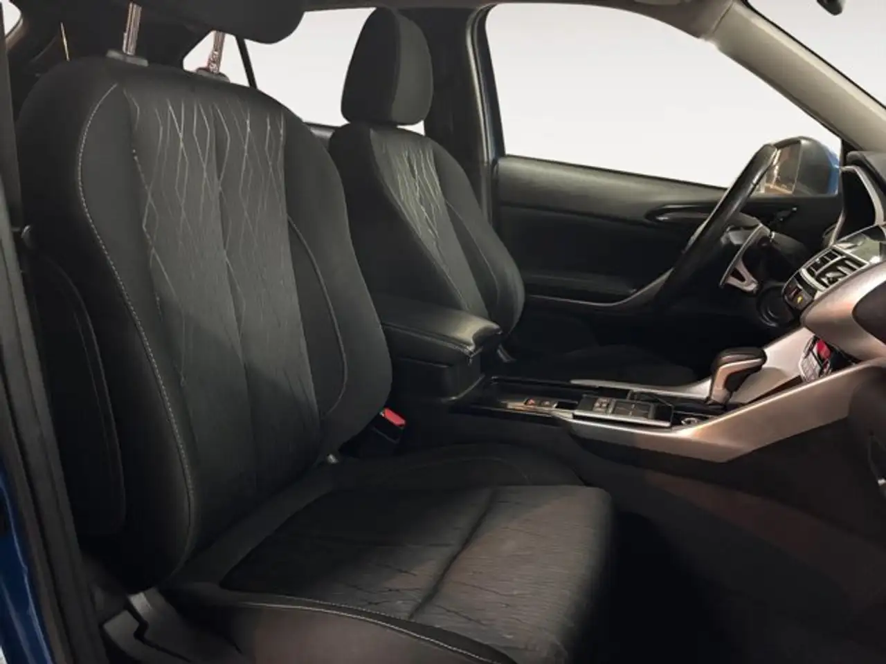 Mitsubishi Eclipse Cross снимка Mitsubishi Eclipse Cross