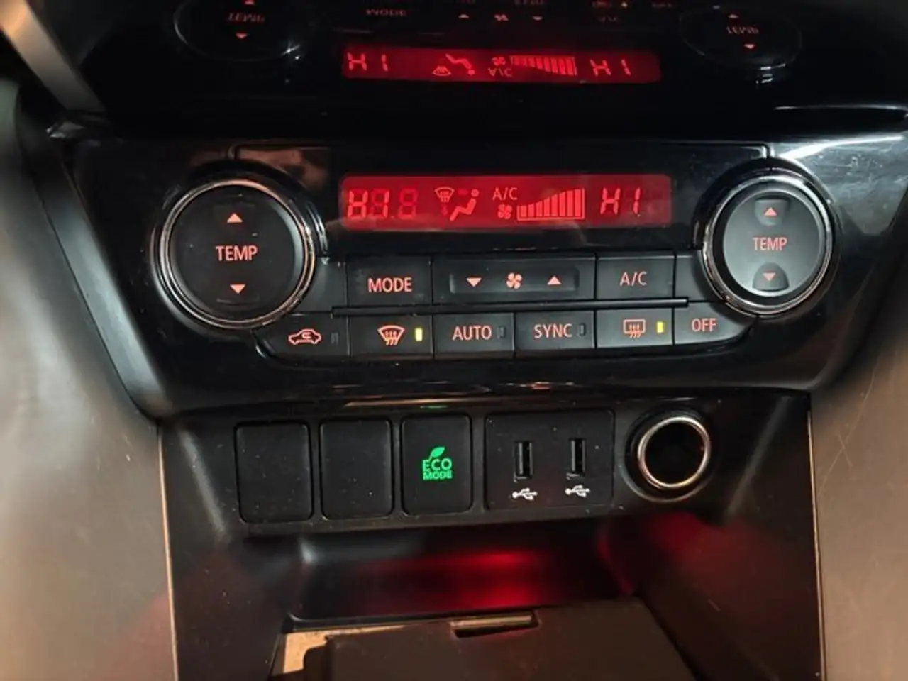 Mitsubishi Eclipse Cross снимка Mitsubishi Eclipse Cross
