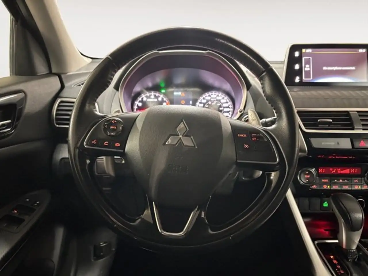 Mitsubishi Eclipse Cross снимка Mitsubishi Eclipse Cross