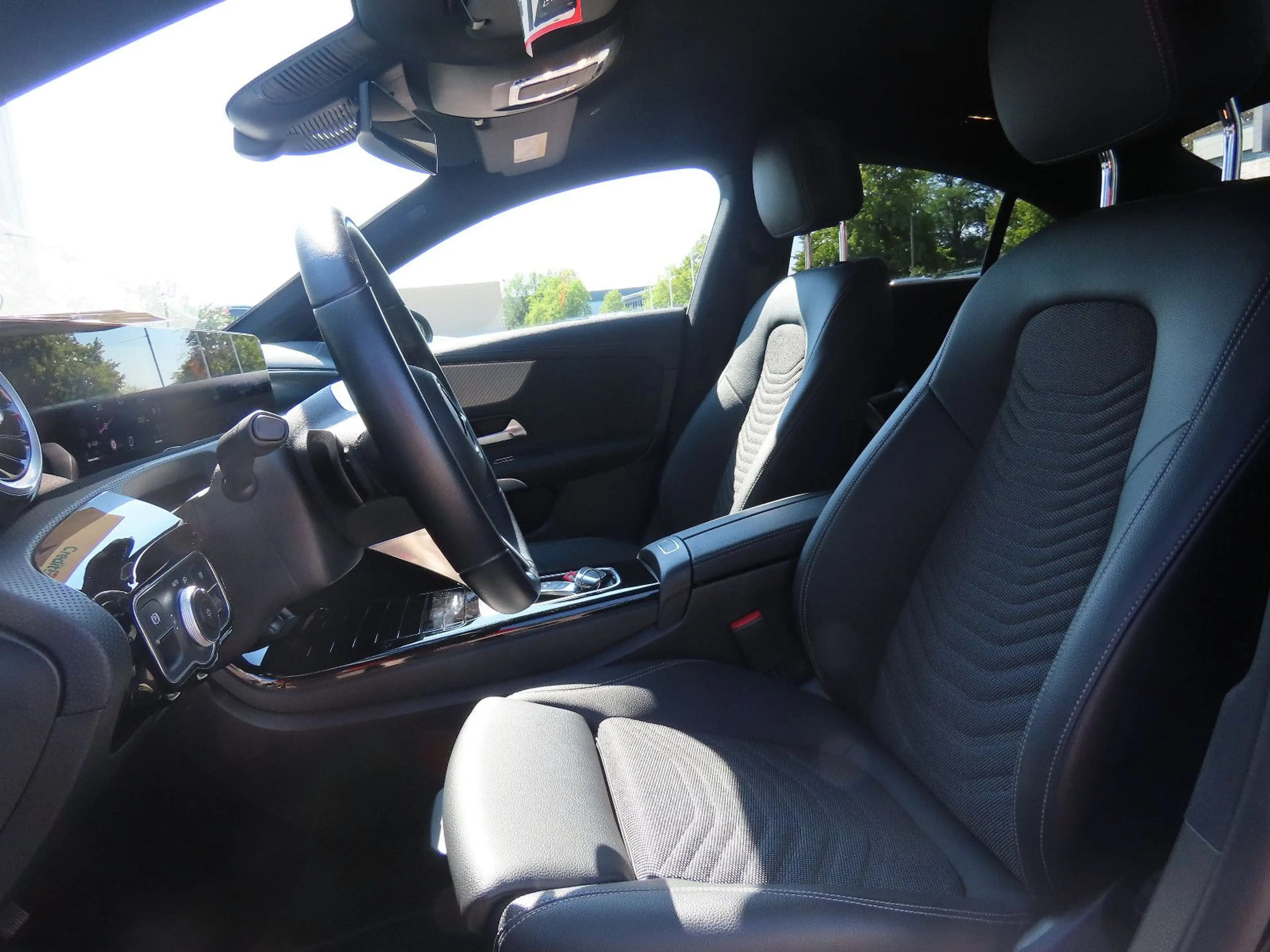 Mercedes-Benz CLA 220 d Autom. Leder Sitzheizung Klima ACC — photo 13