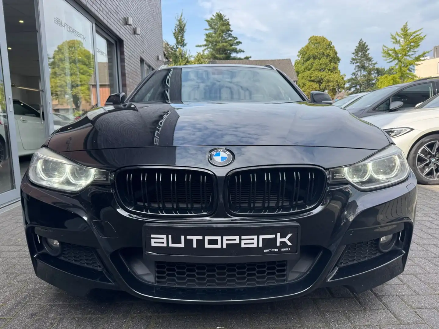BMW 316 i T M Sport Bi-Xenon PDC Alcantara NaviProfes Schwarz - 2