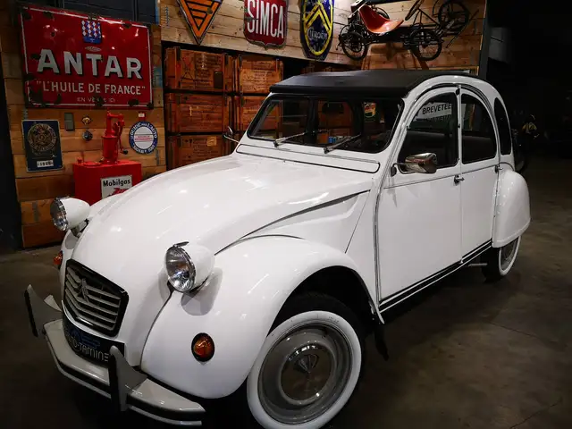 Citroen 2CV 6 TOTALEMENT RESTAUREE- CHASSIS GALVANISE COMPRIS
