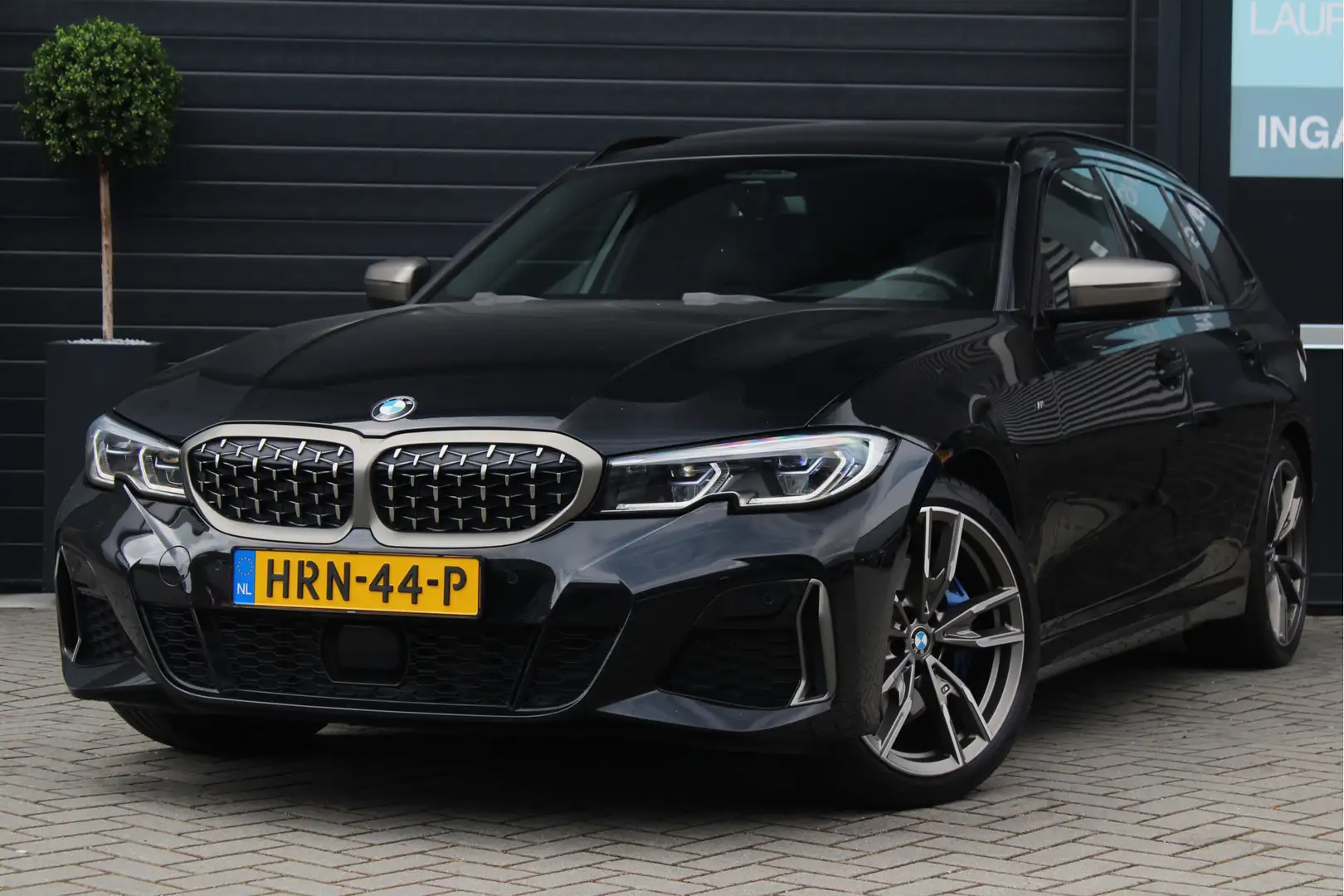 BMW 340 3-serie Touring M340i xDrive M Sport | M kuipstoel Zwart - 1
