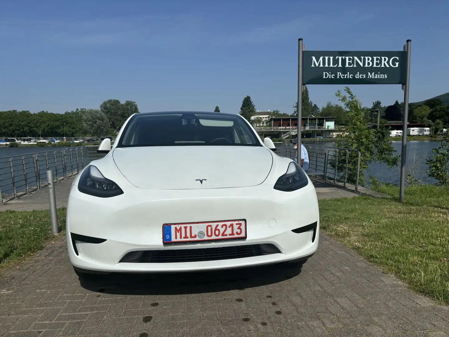 Tesla Model Y RWD BYD Blade AHK Grünheide Produktion Белый - 2