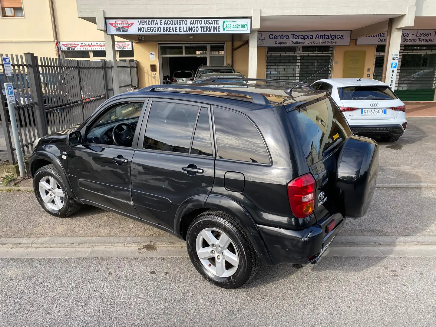 Toyota RAV 4 2.0 turbo disel 4x4 Negru - 1