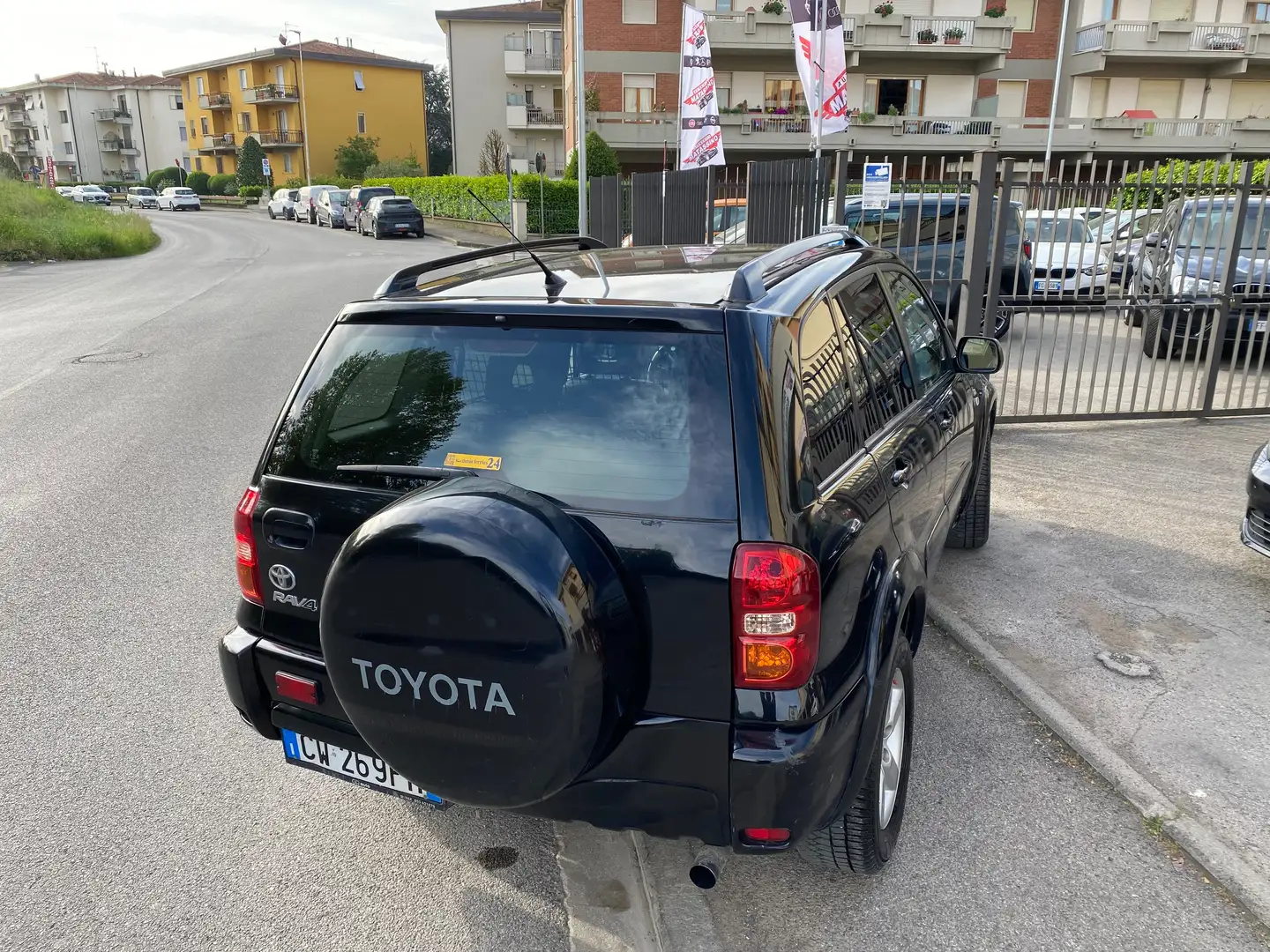 Toyota RAV 4 2.0 turbo disel 4x4 Negru - 2