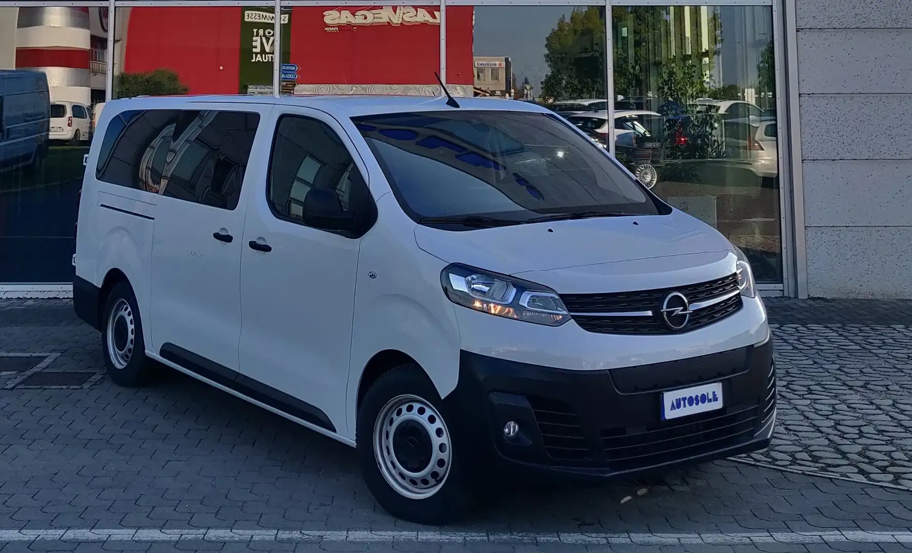 Opel Vivaro-e L2H1 9Posti Autovettura Gancio Traino Weiß - 1