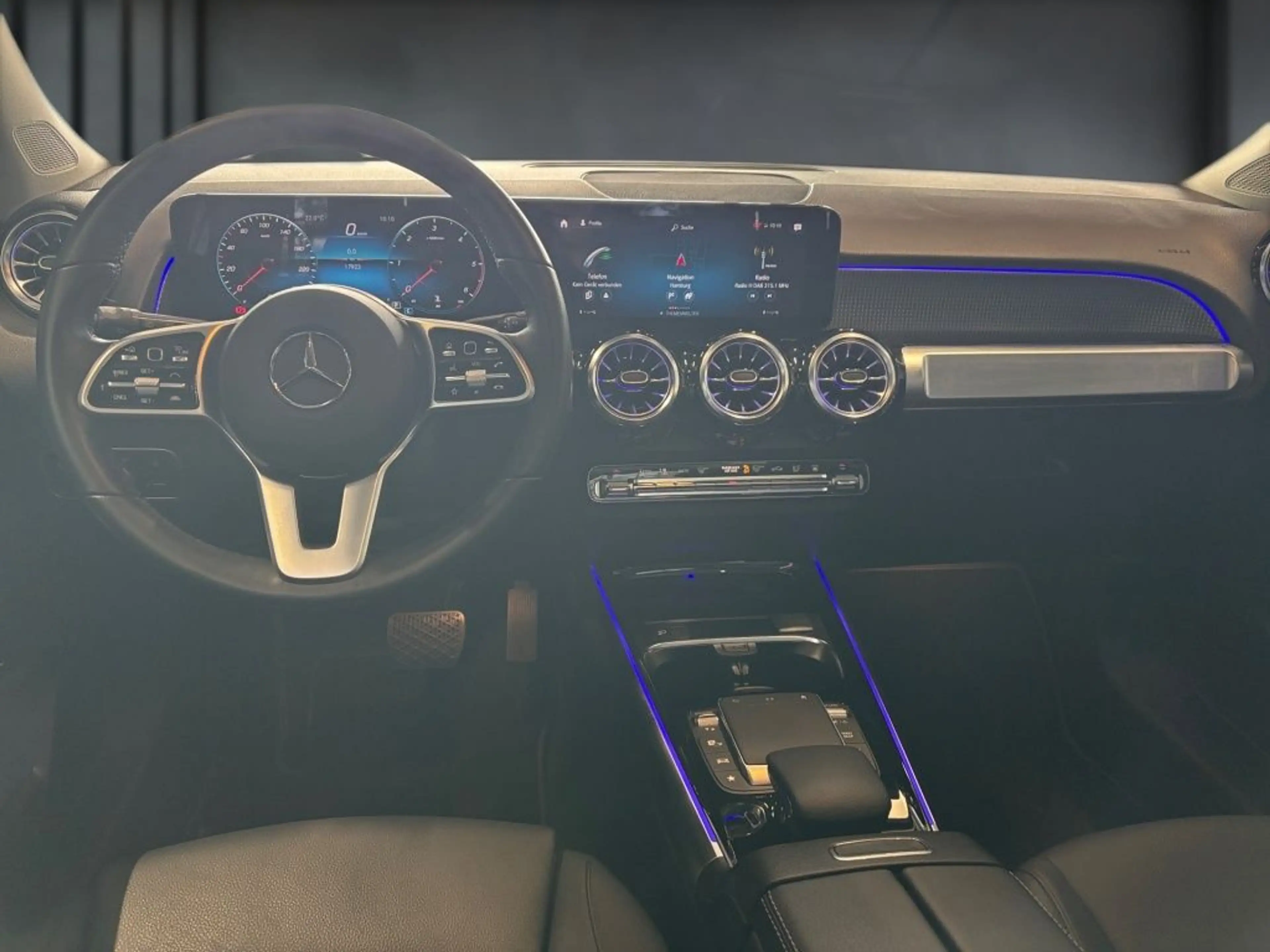 Mercedes-Benz GLB 220 d Progressive STH Pano KAM PDC SpurH — photo 15