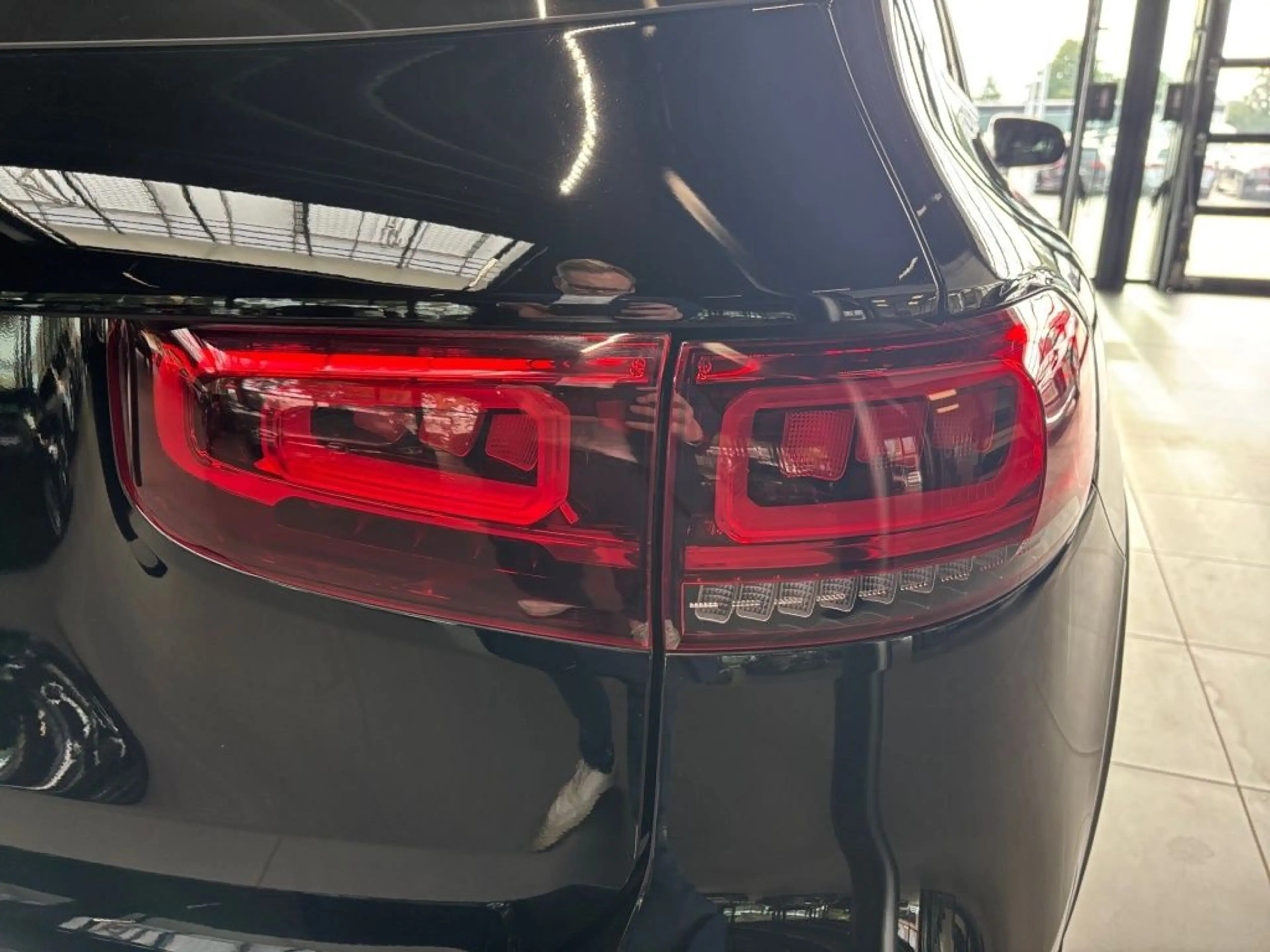 Mercedes-Benz GLB 220 d Progressive STH Pano KAM PDC SpurH — photo 11