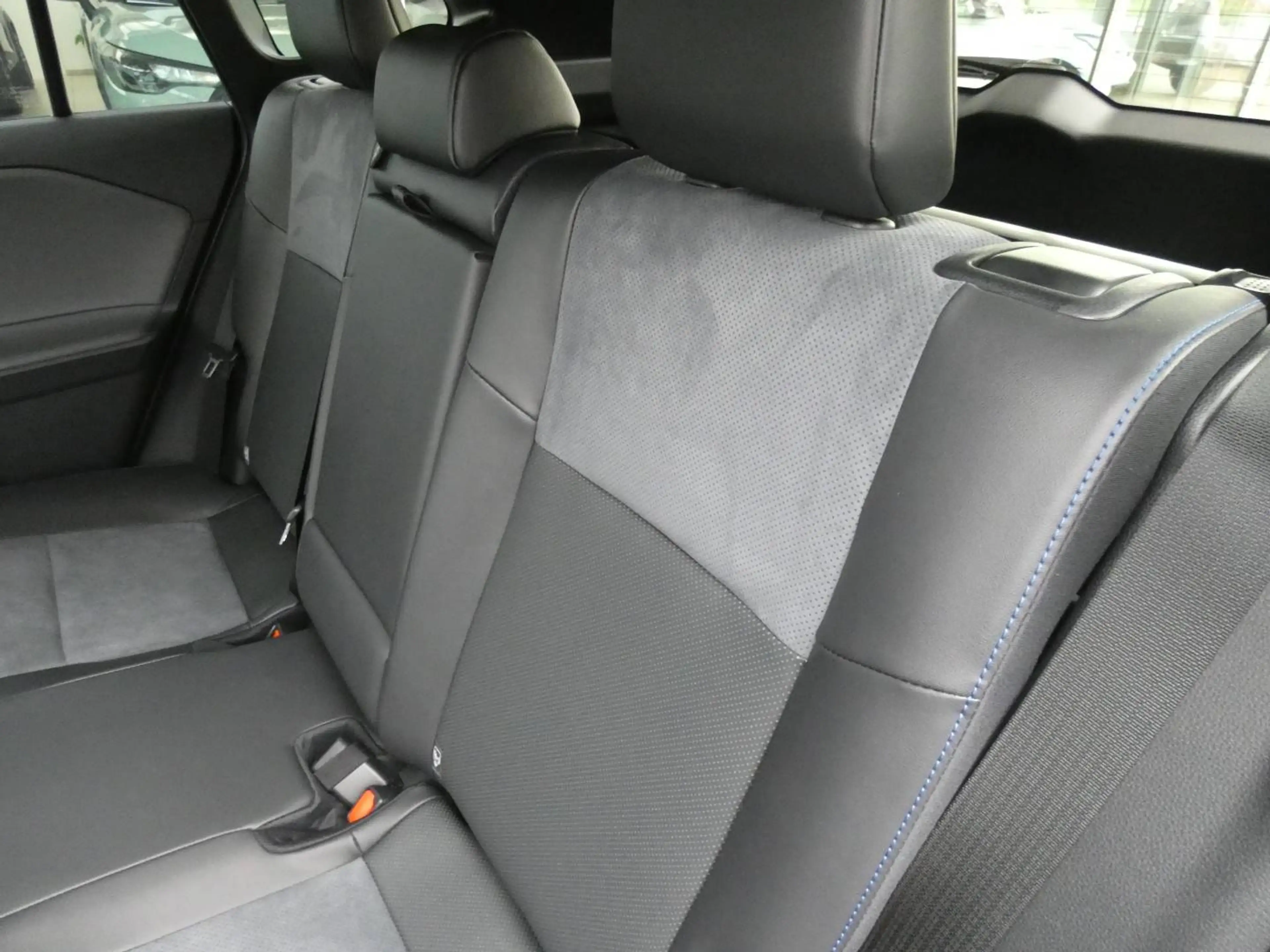 Toyota RAV 4 STOCKDEAL *AWD* STYLE +Elektrische zetels +LEDER/Alcantara +Dodehoek +Zetelmemory — photo 12