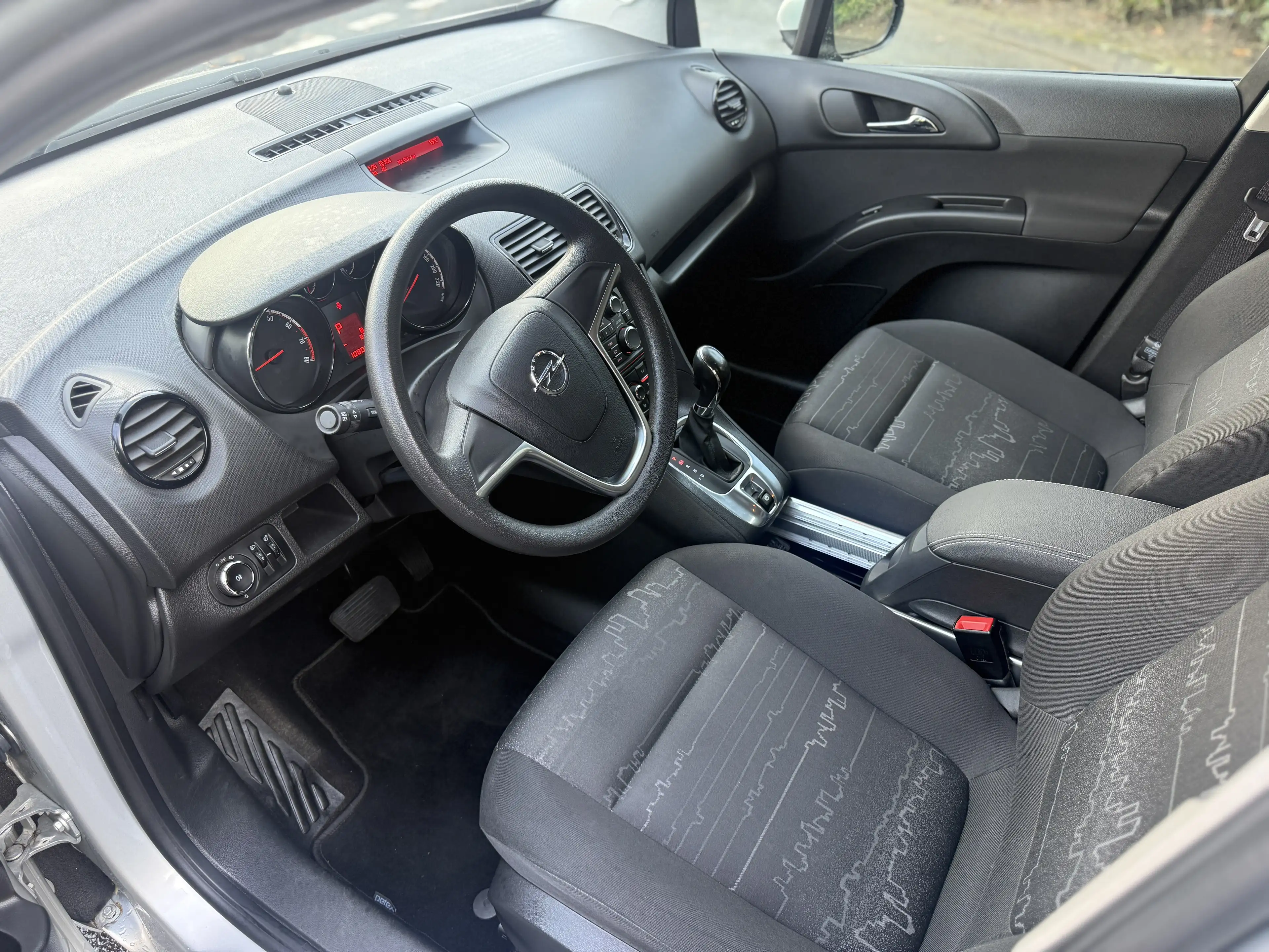 Opel Meriva 1.4 Turbo / Automatik / PDC / Tüv neu — photo 11