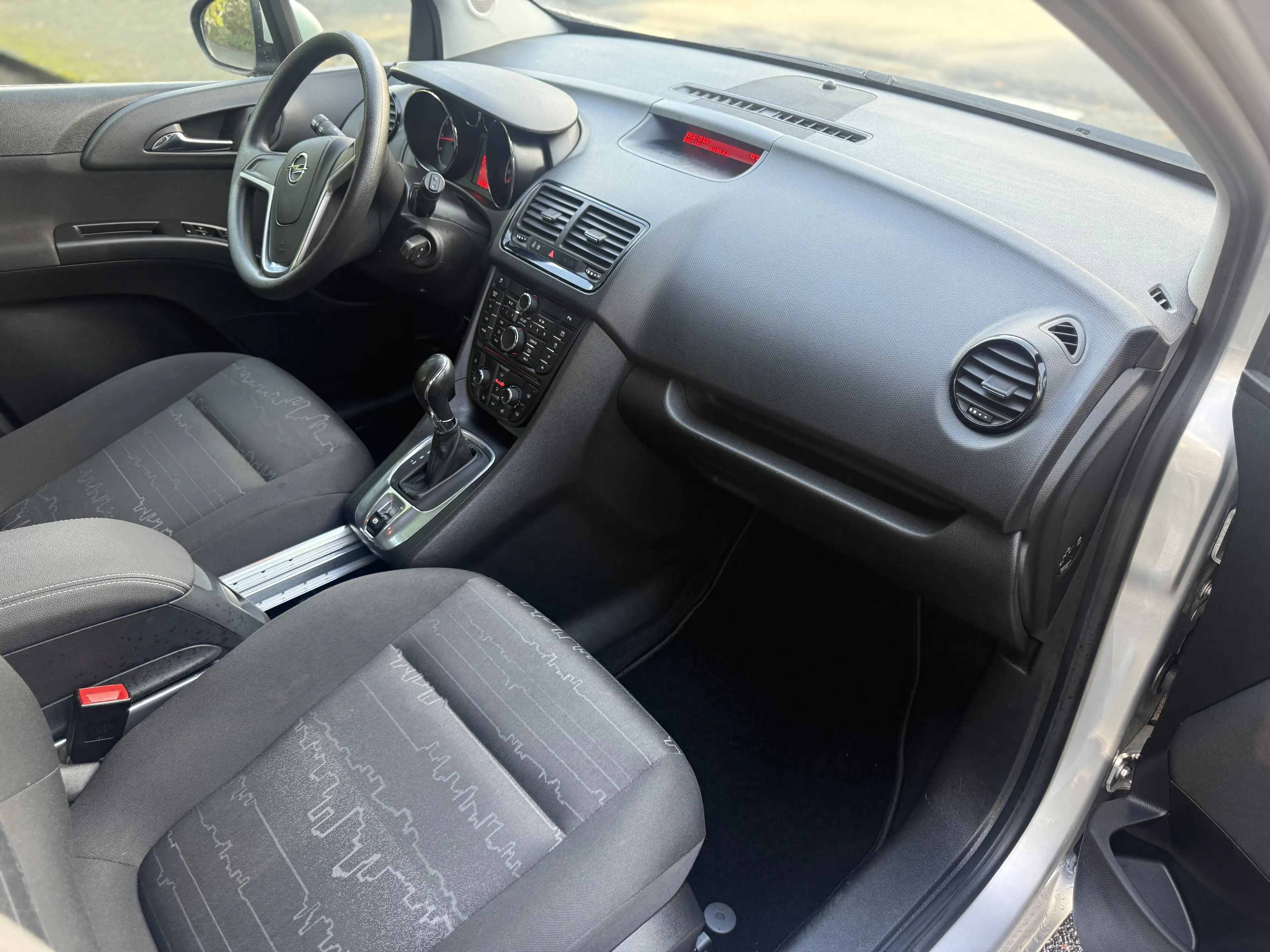 Opel Meriva 1.4 Turbo / Automatik / PDC / Tüv neu — photo 9