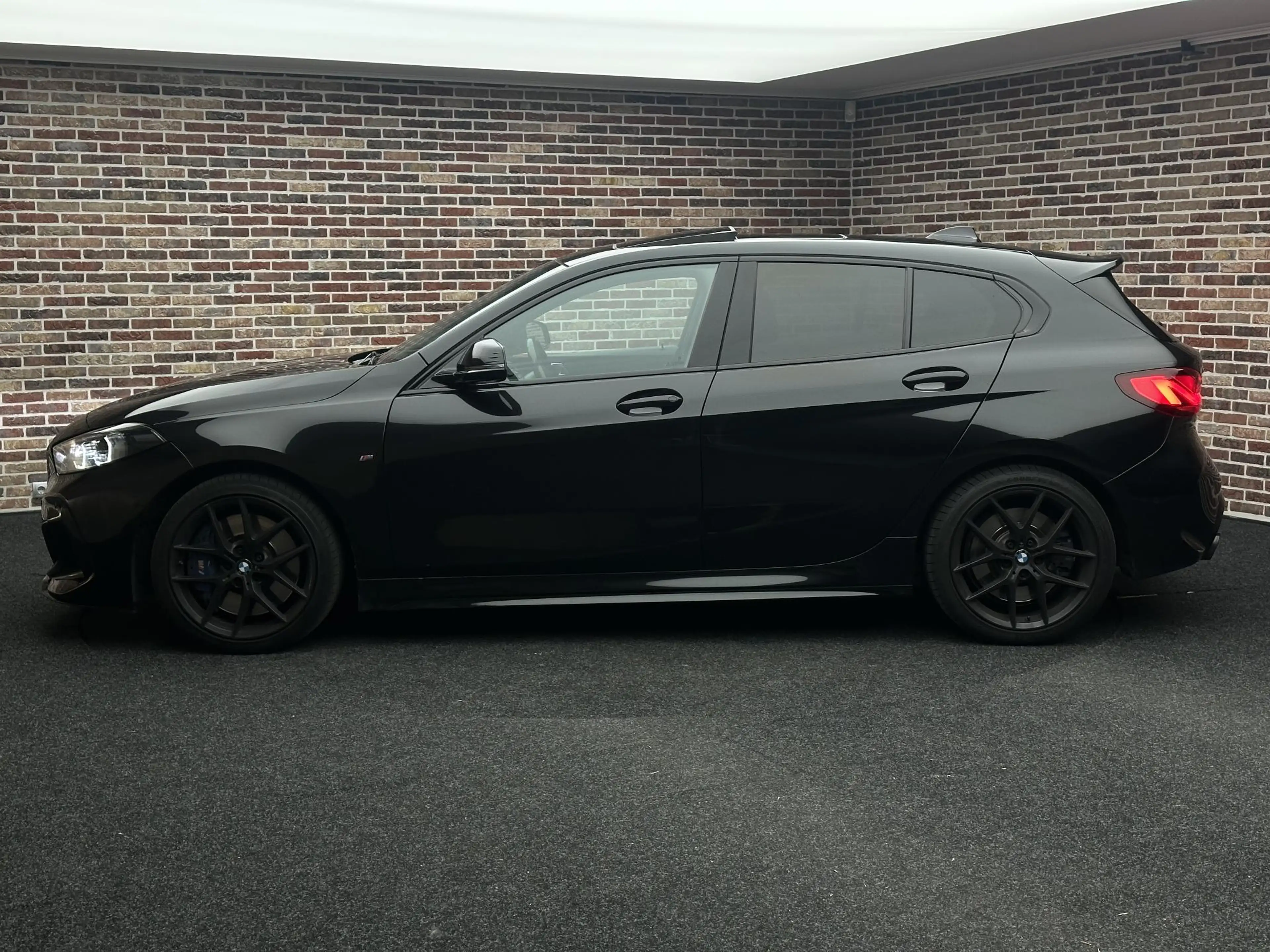BMW 135 1-serie M135i xDrive Executive — photo 6