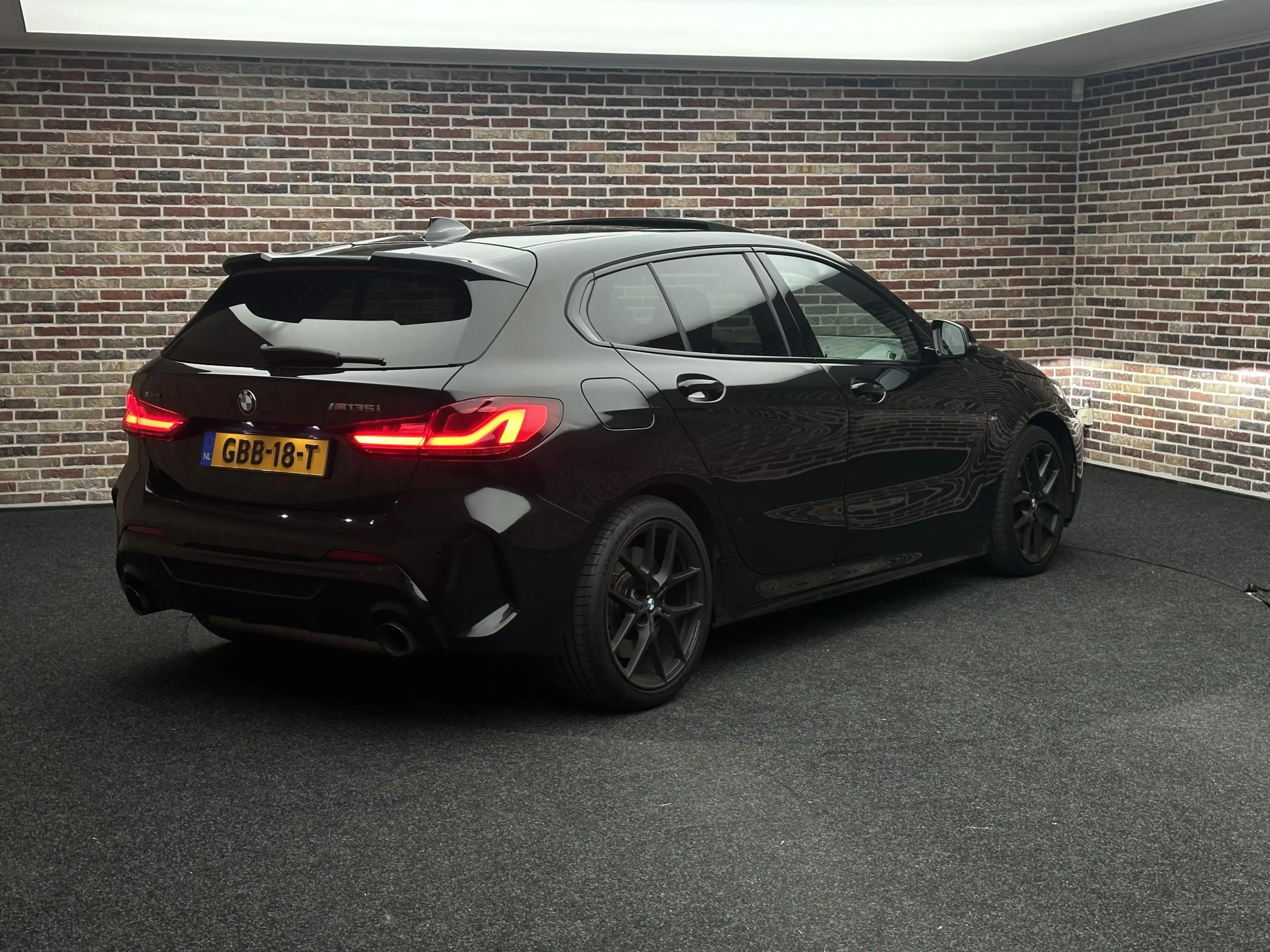 BMW 135 1-serie M135i xDrive Executive — photo 2
