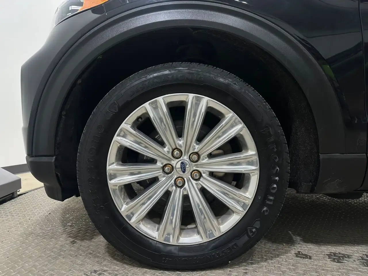 Ford Explorer снимка Ford Explorer