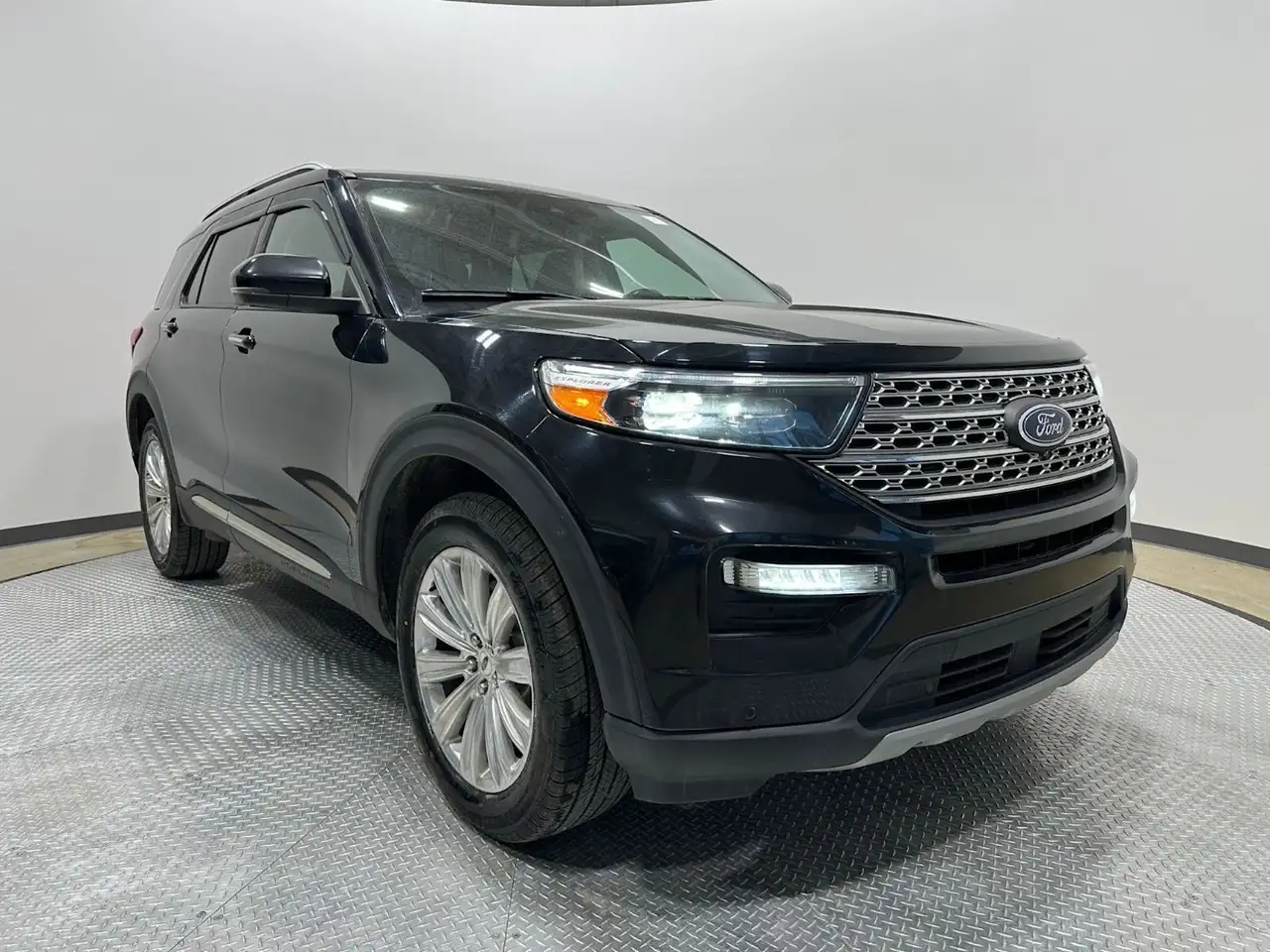 Ford Explorer снимка Ford Explorer