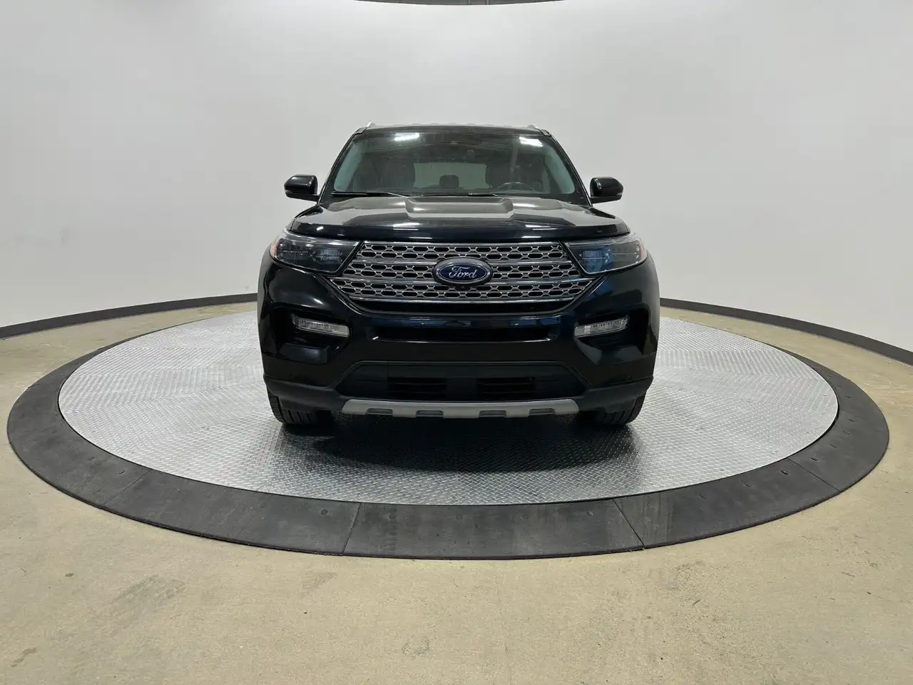 Ford Explorer снимка Ford Explorer