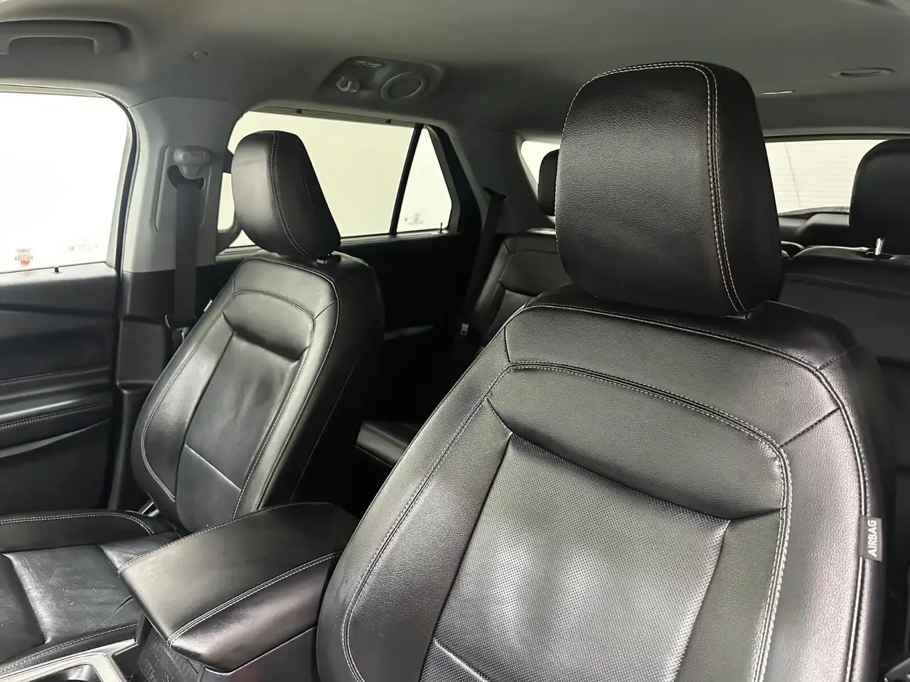 Ford Explorer снимка Ford Explorer