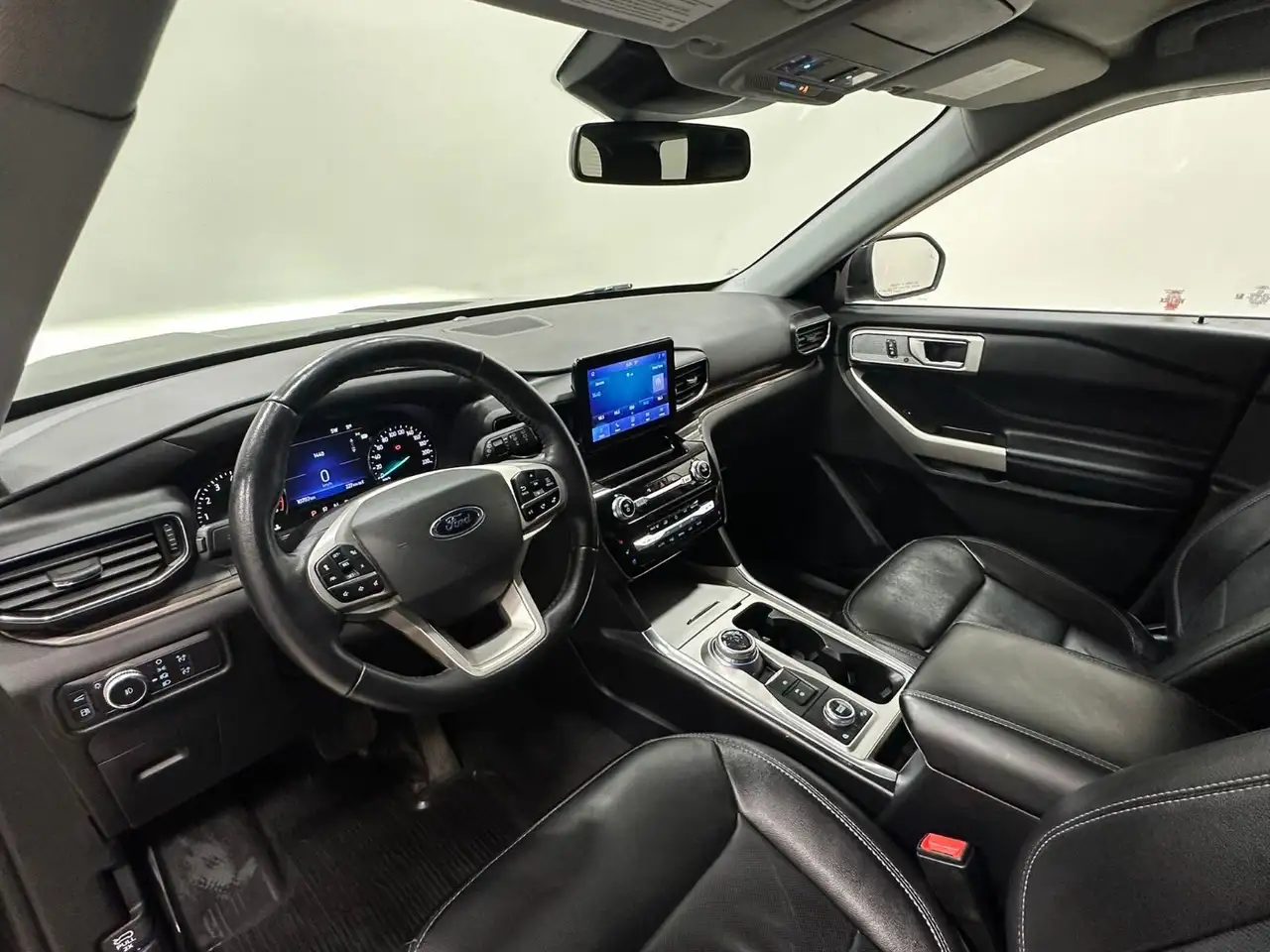 Ford Explorer снимка Ford Explorer