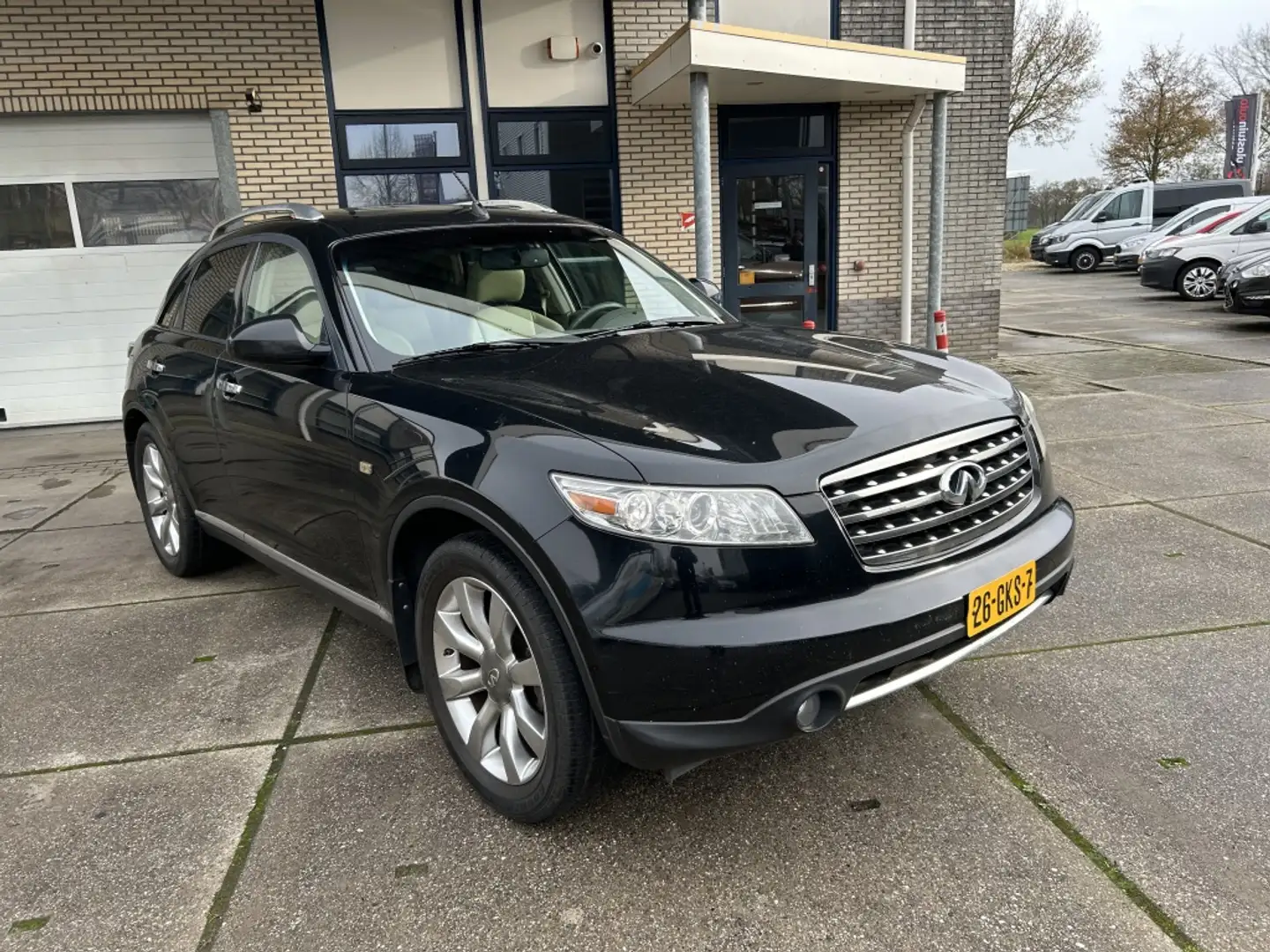 Nissan FX 35 Zwart - 2