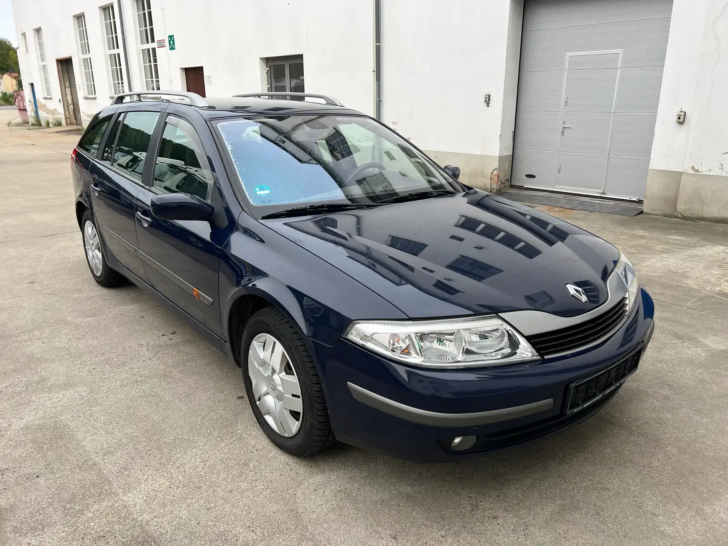 Renault Laguna Grandtour 1.8 Синій - 1