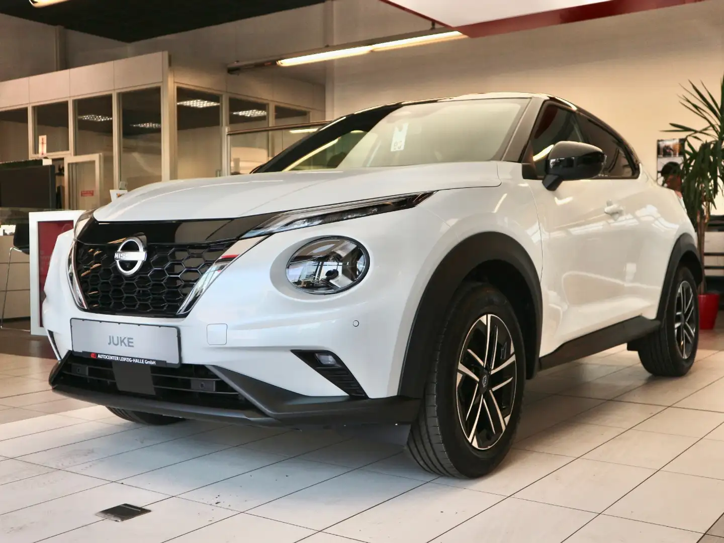 Nissan Juke N-CONNECTA 1.6 HYBRID 4AMT ProPilot 360° LM Weiß - 2
