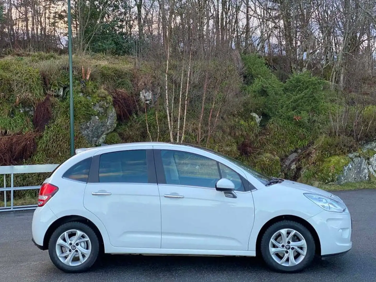 Citroen C3 HDi 70 Dynamique Blanc - 1