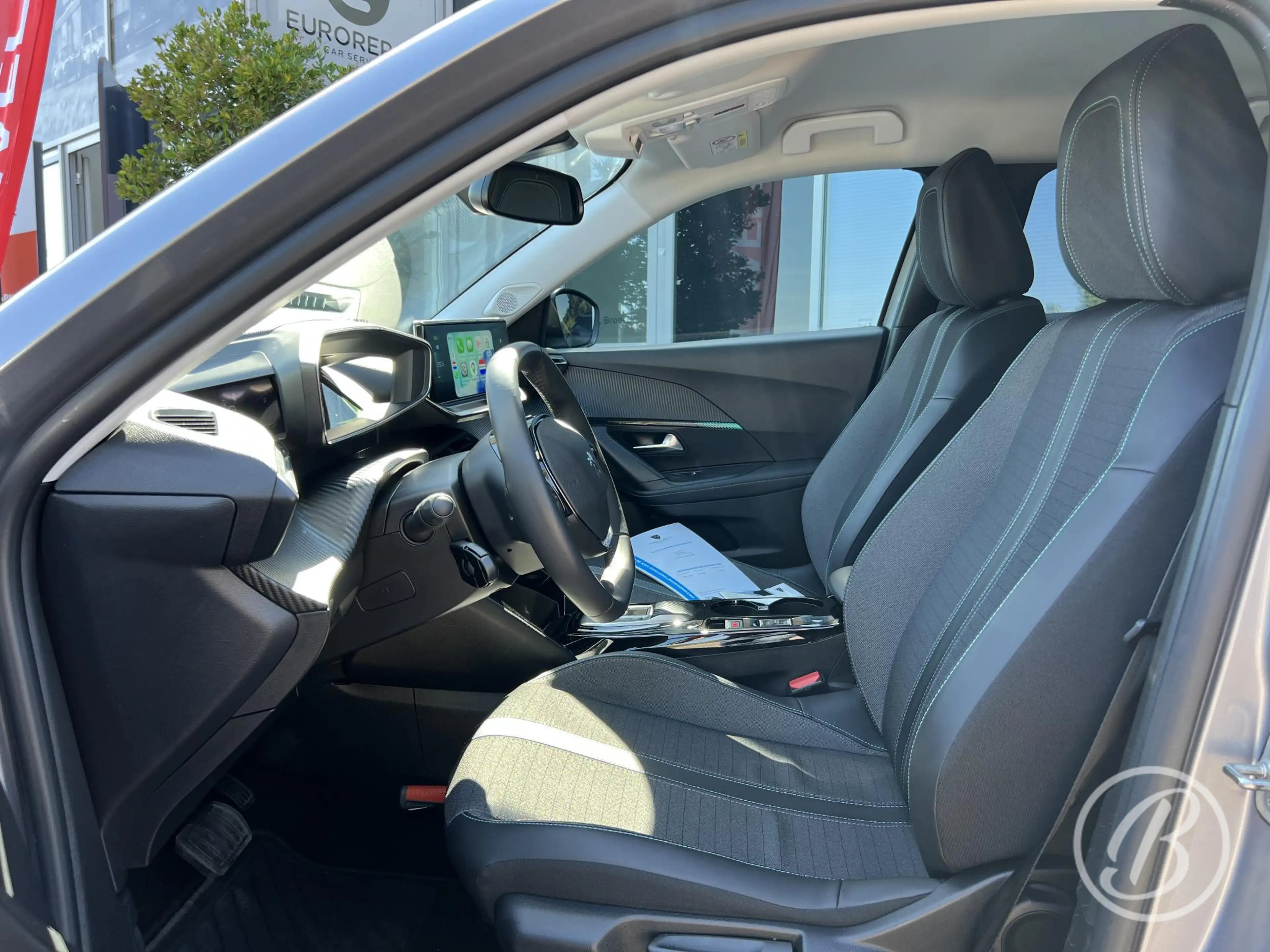 Peugeot e-2008 EV Allure Pack 50 kWh — photo 7