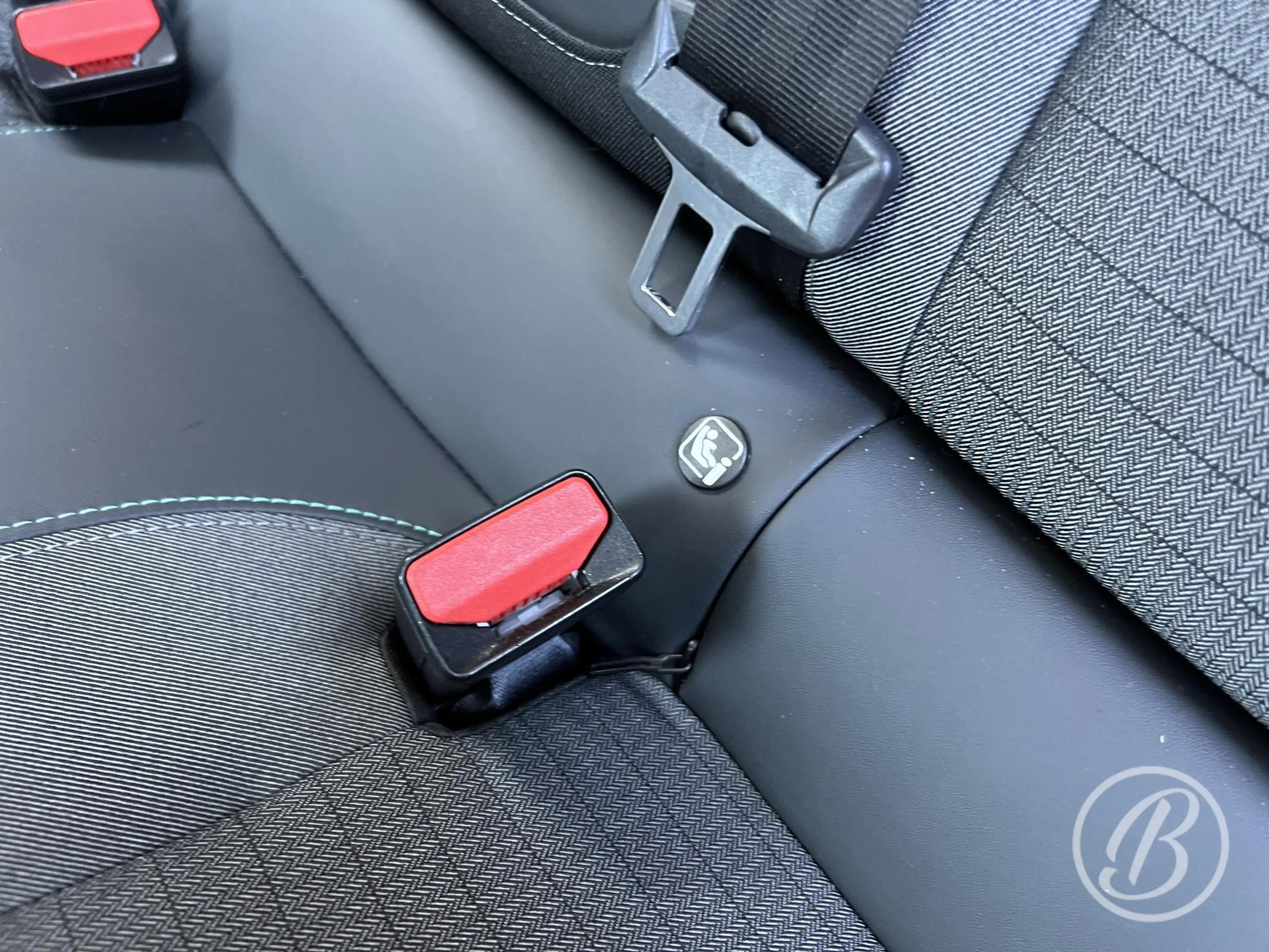 Peugeot e-2008 EV Allure Pack 50 kWh — photo 23