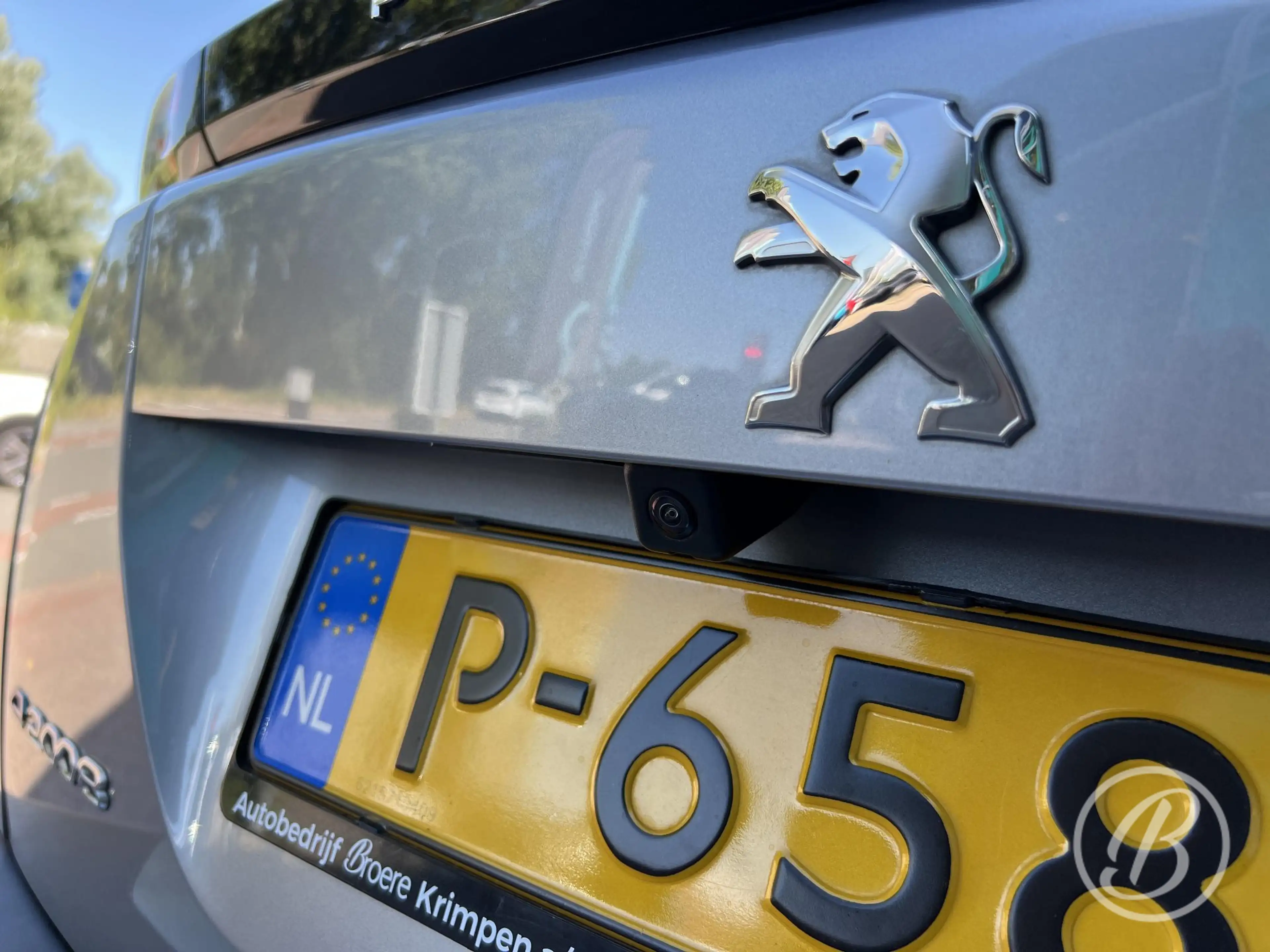 Peugeot e-2008 EV Allure Pack 50 kWh — photo 32