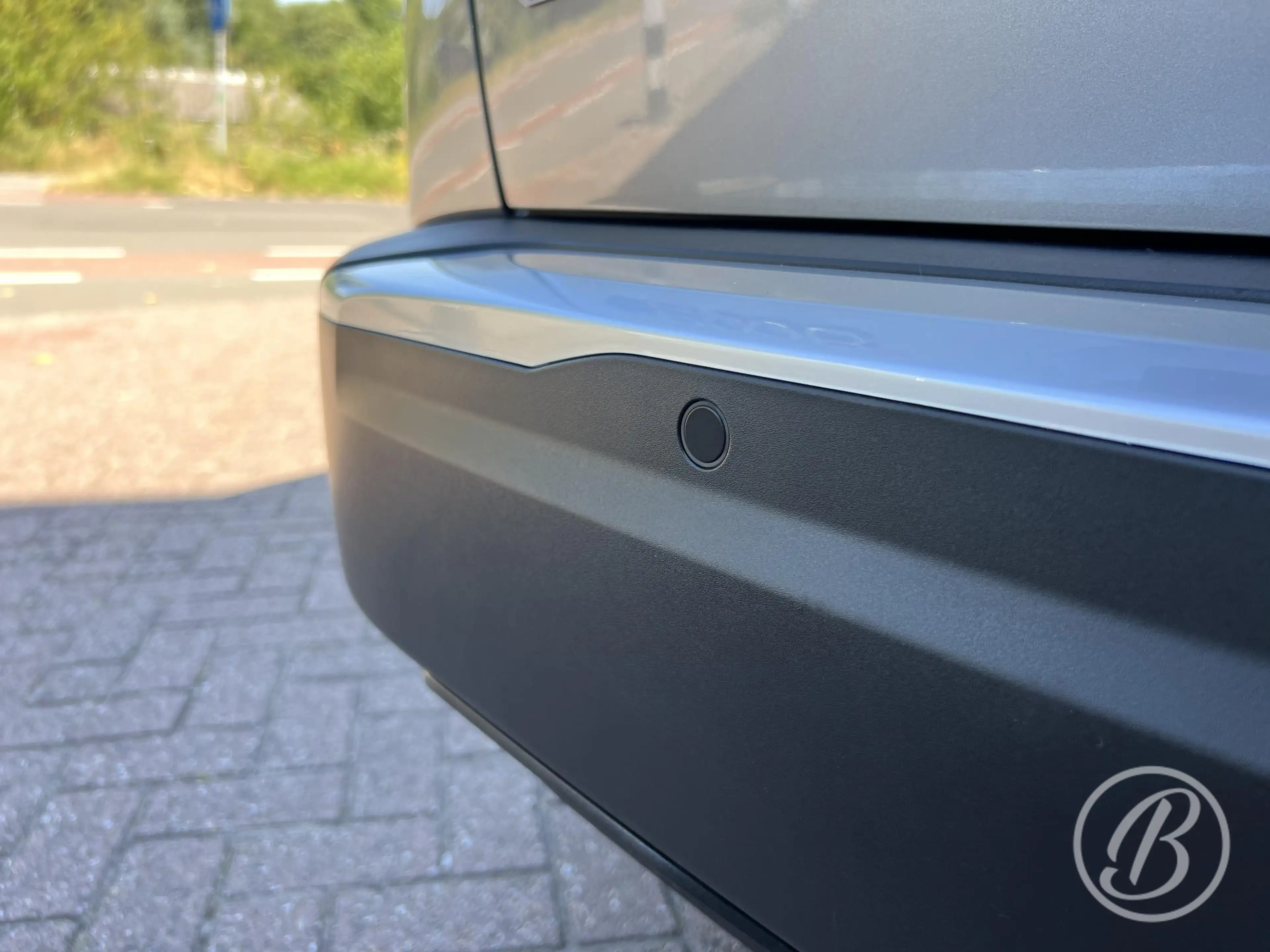 Peugeot e-2008 EV Allure Pack 50 kWh — photo 34