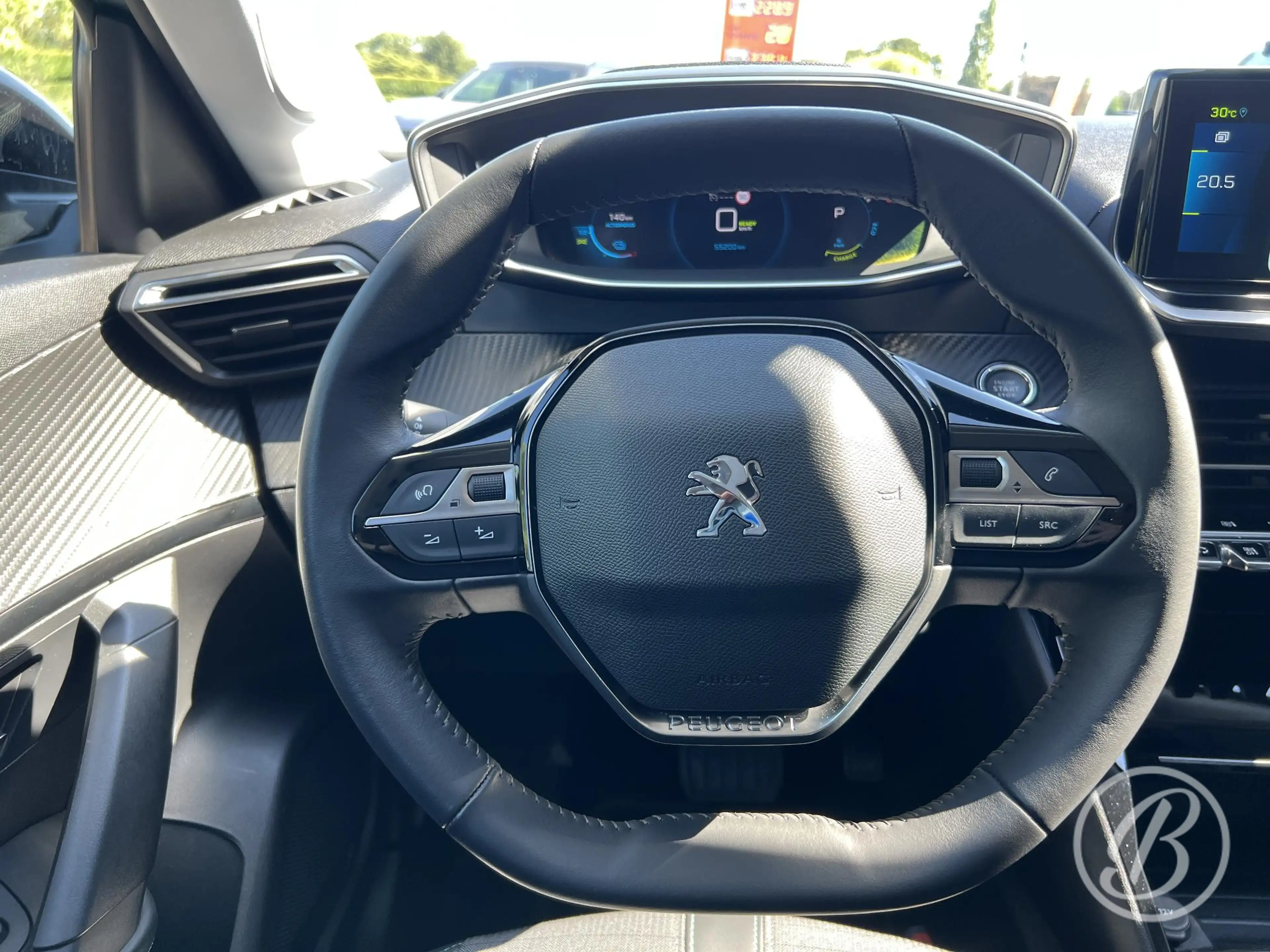 Peugeot e-2008 EV Allure Pack 50 kWh — photo 9